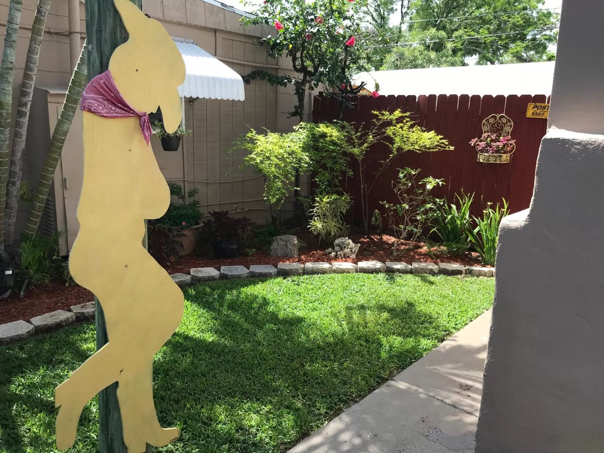 Garden in INN LEATHER GUEST HOUSE-GAY MALE ONLY