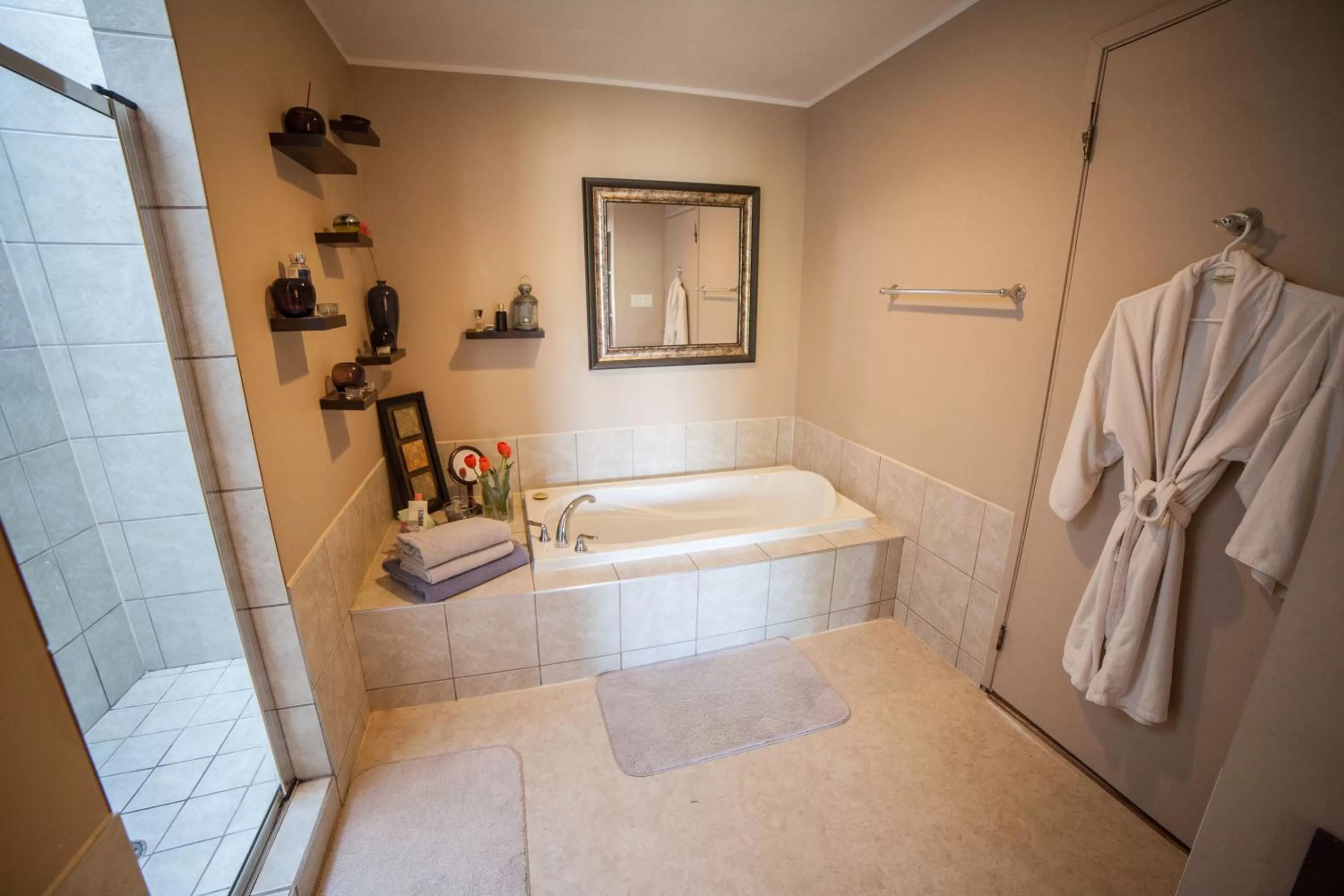 Bathroom in Tall Trees Bed & Breakfast