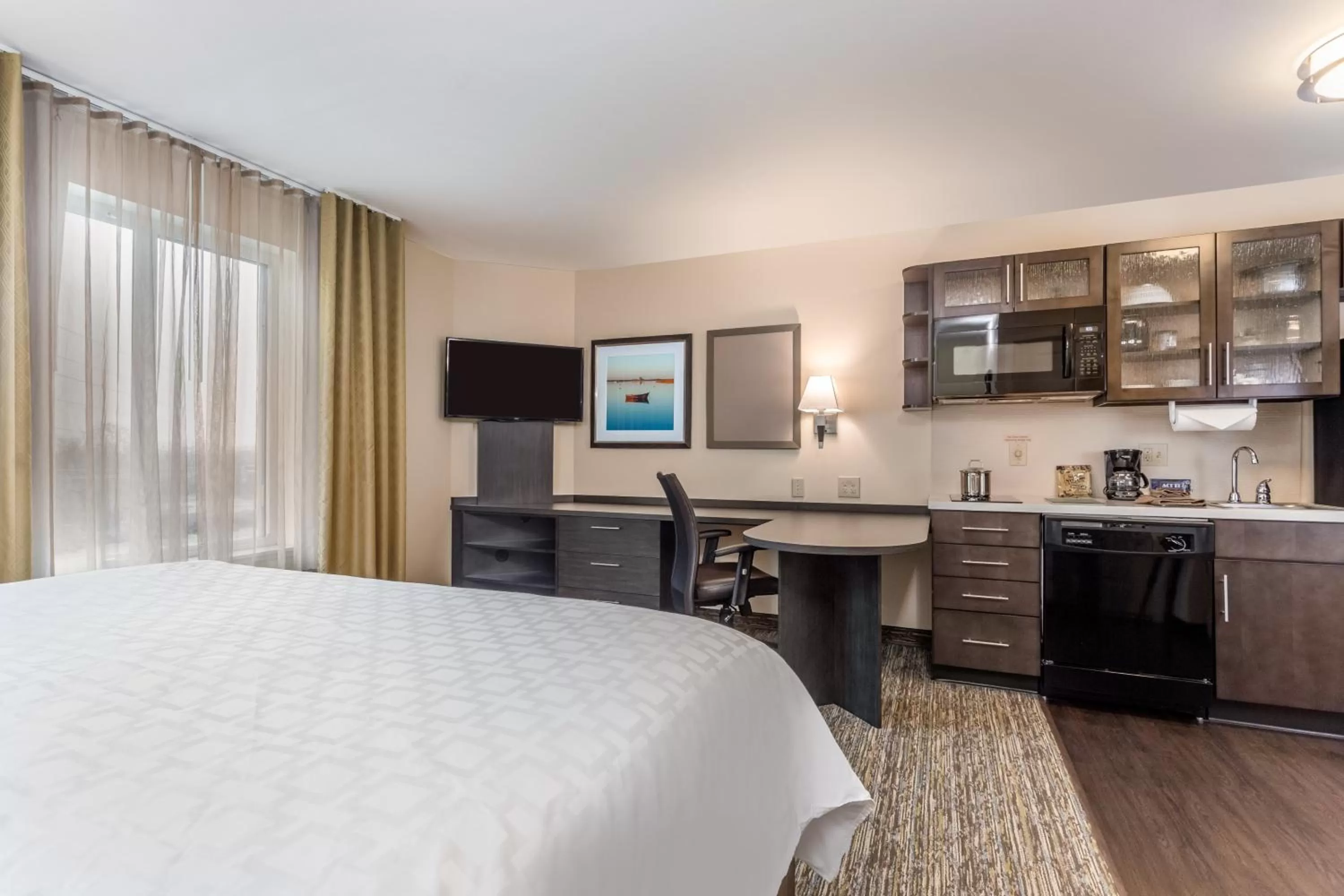 Photo of the whole room, Bed in Candlewood Suites Bensalem - Philadelphia Area by IHG