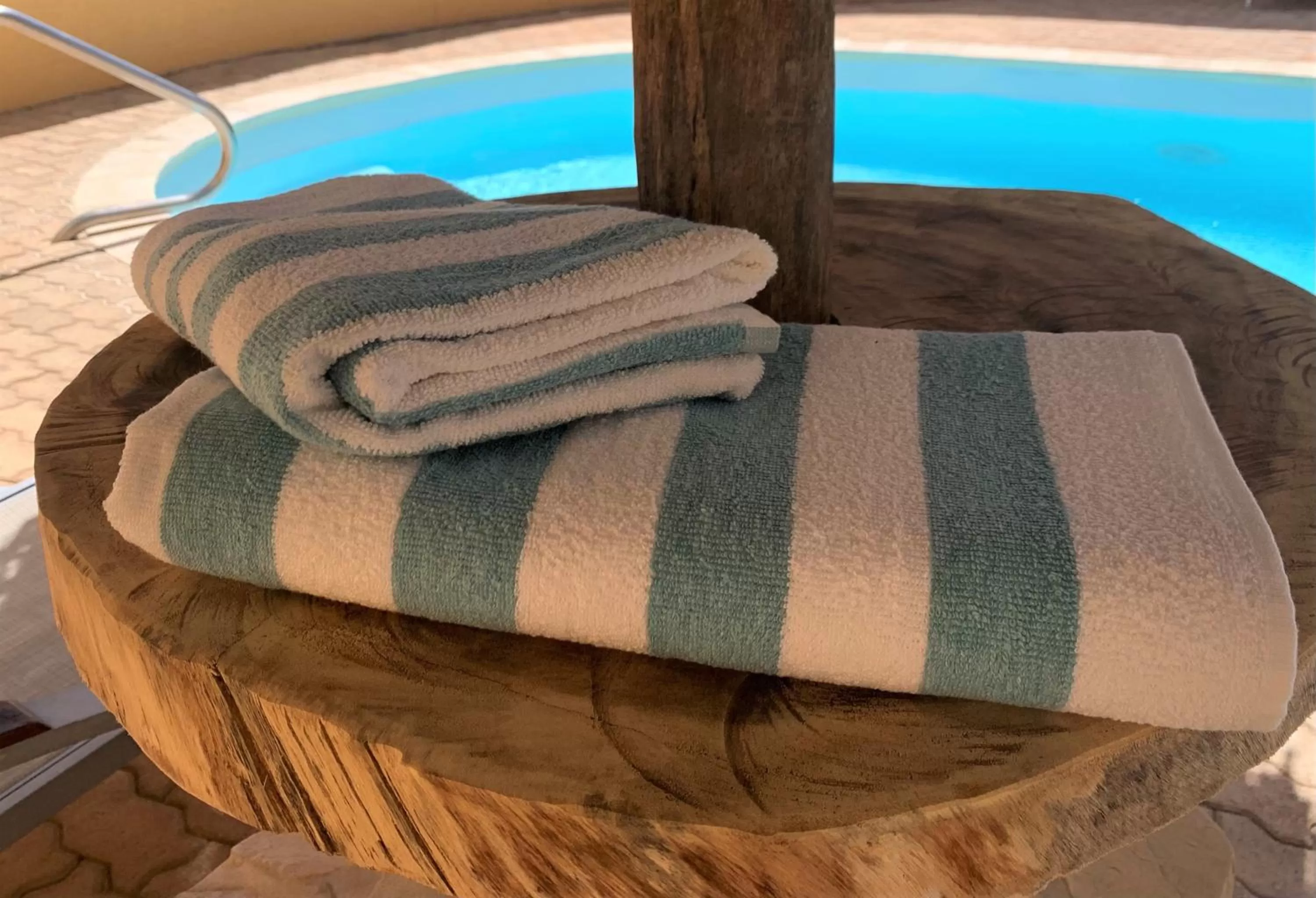 Swimming pool in Montana Eco Resort