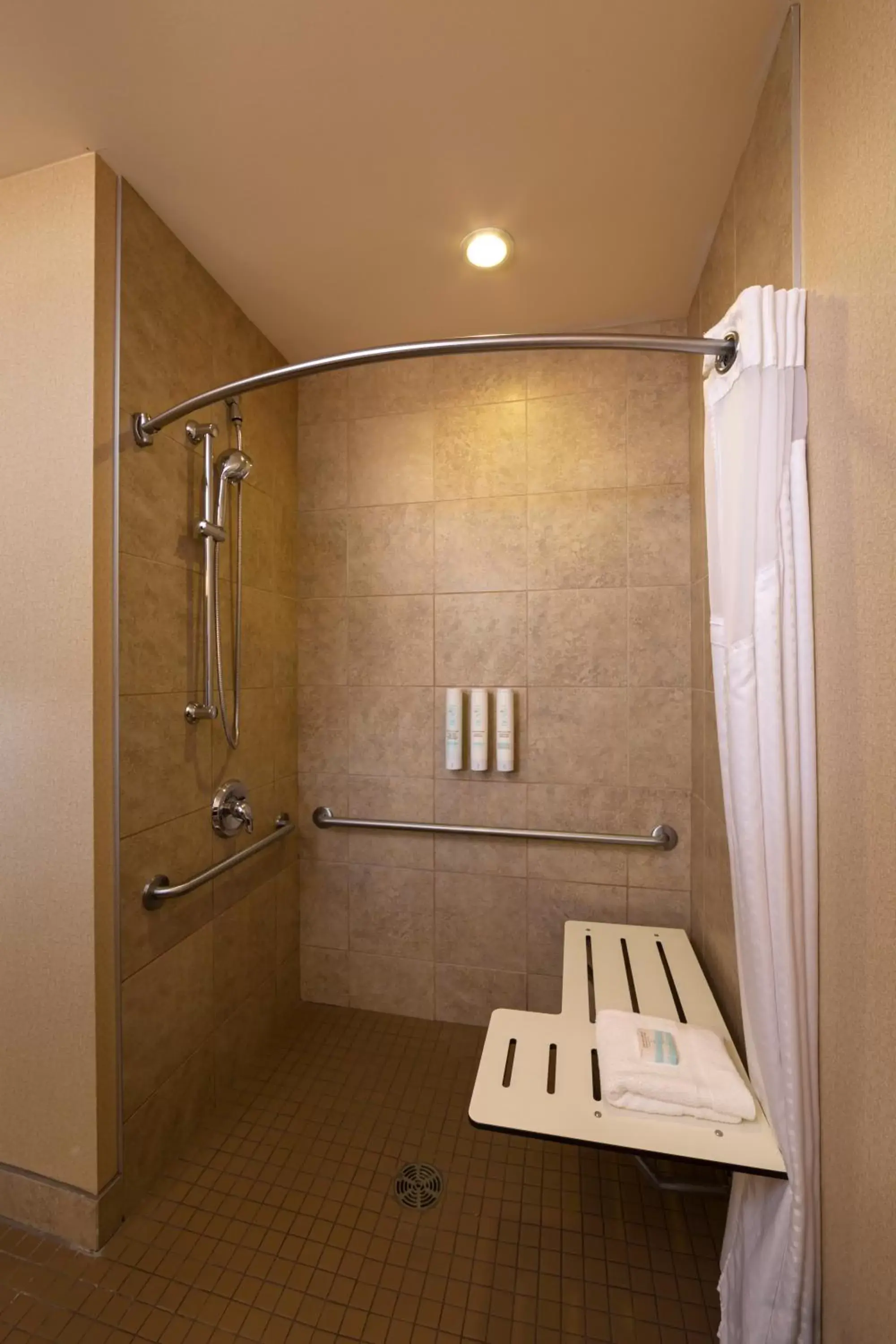 Queen Room with Two Queen Beds - Disability Access in Bayview Hotel Queen Room with Two Queen Beds - Disability Access in Bayview Hotel