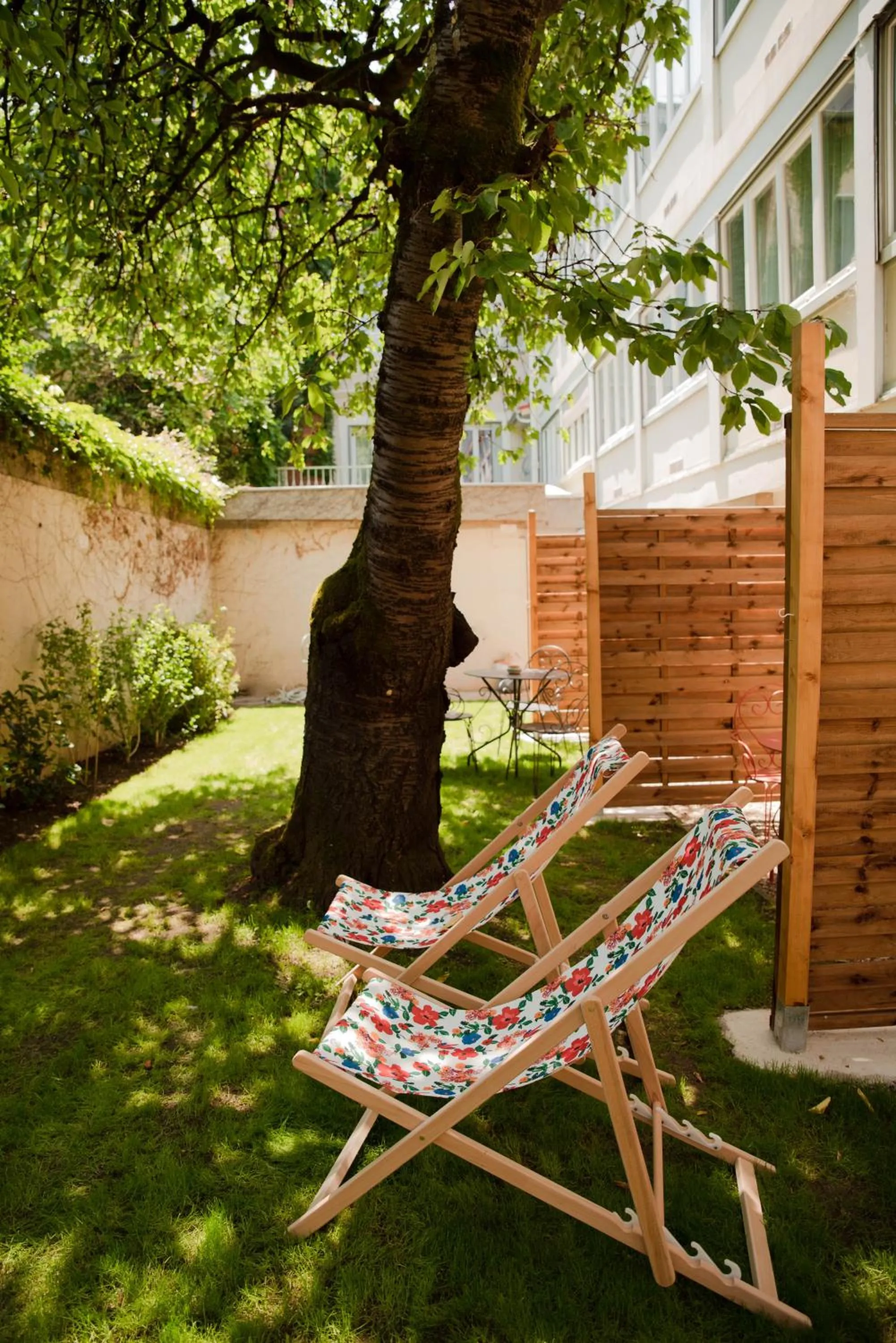 Garden in Hôtel Maison Lacassagne Lyon