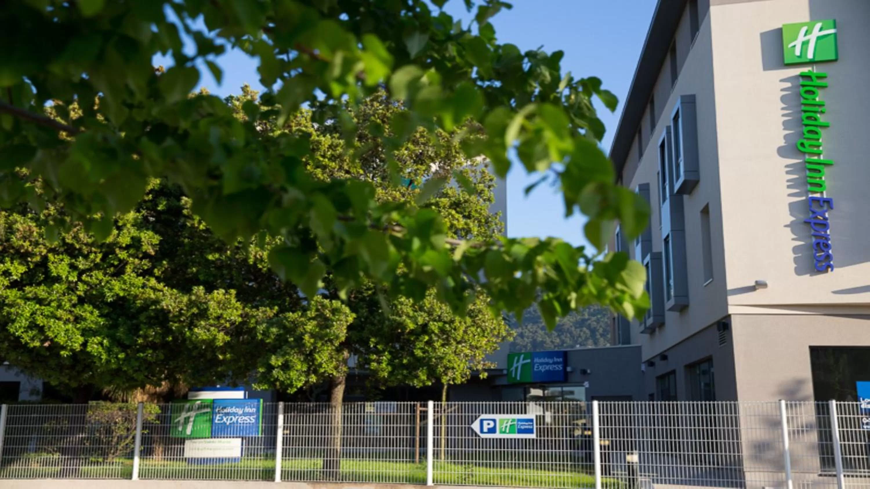 Property building in Holiday Inn Express Toulon - Est by IHG