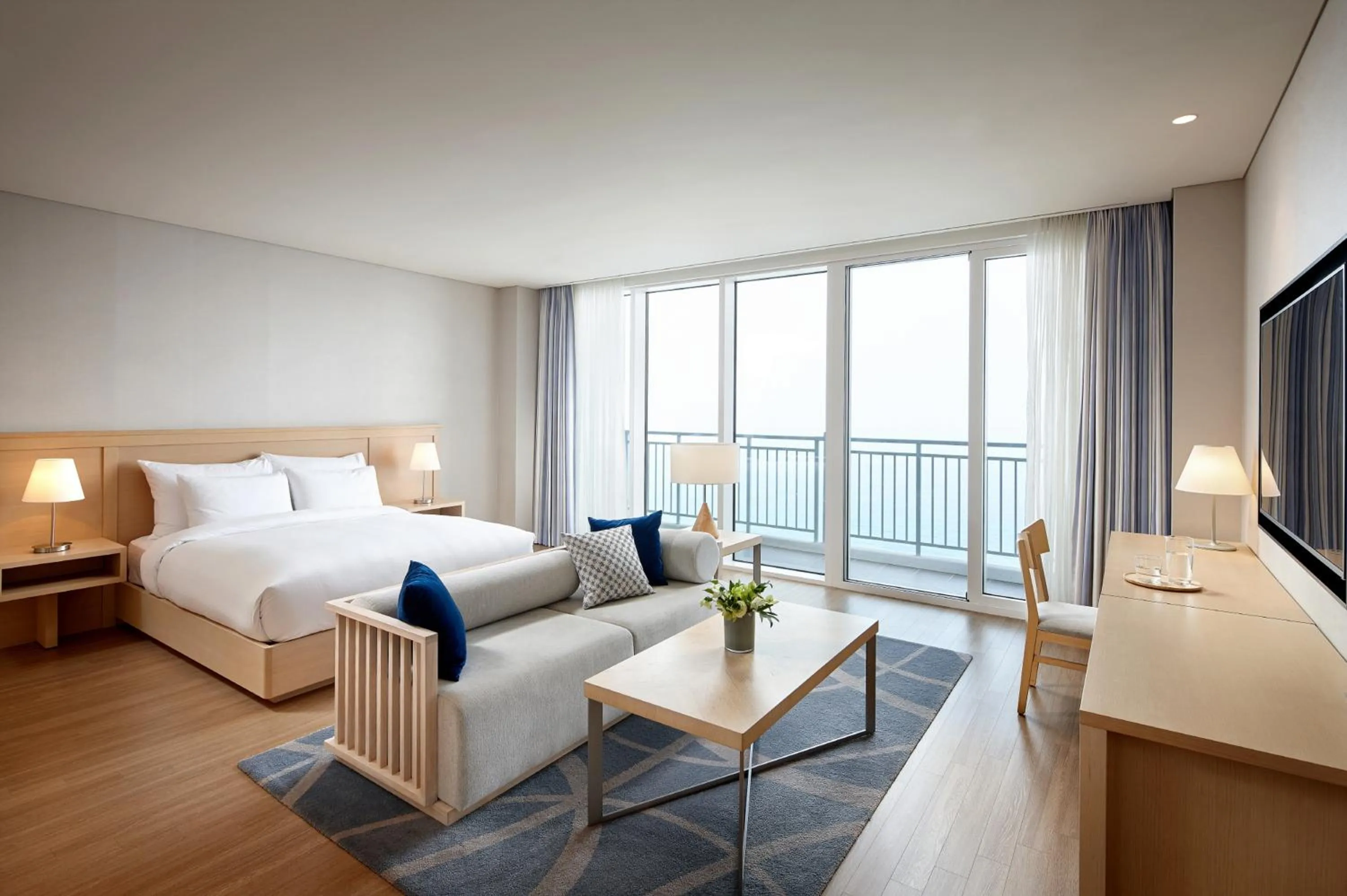 Bed in Lotte Resort Sokcho