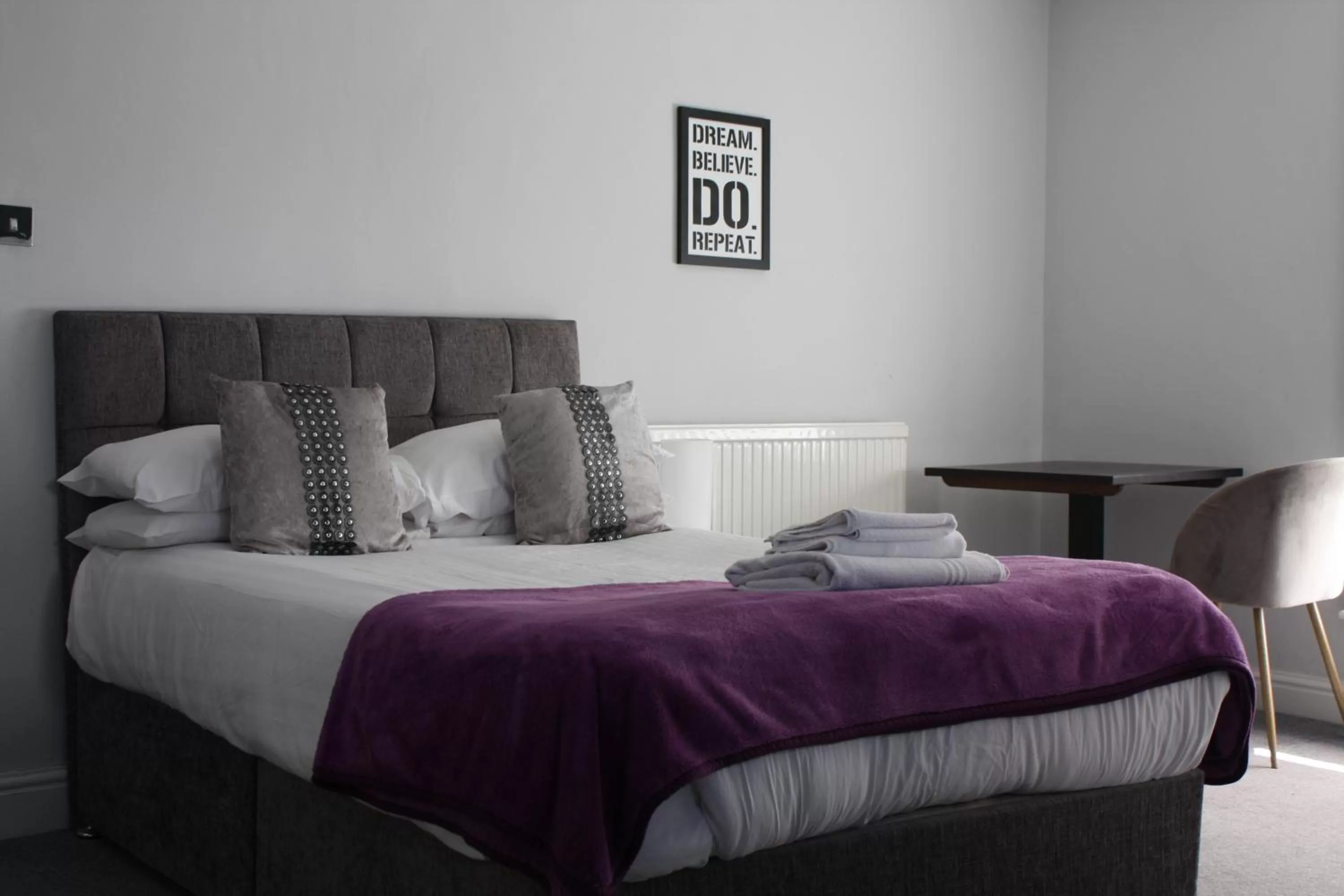Bedroom, Bed in Watton Vibe Hotel