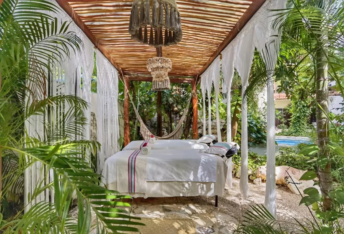 Spa and wellness centre/facilities, Bed in Hotel Hulku