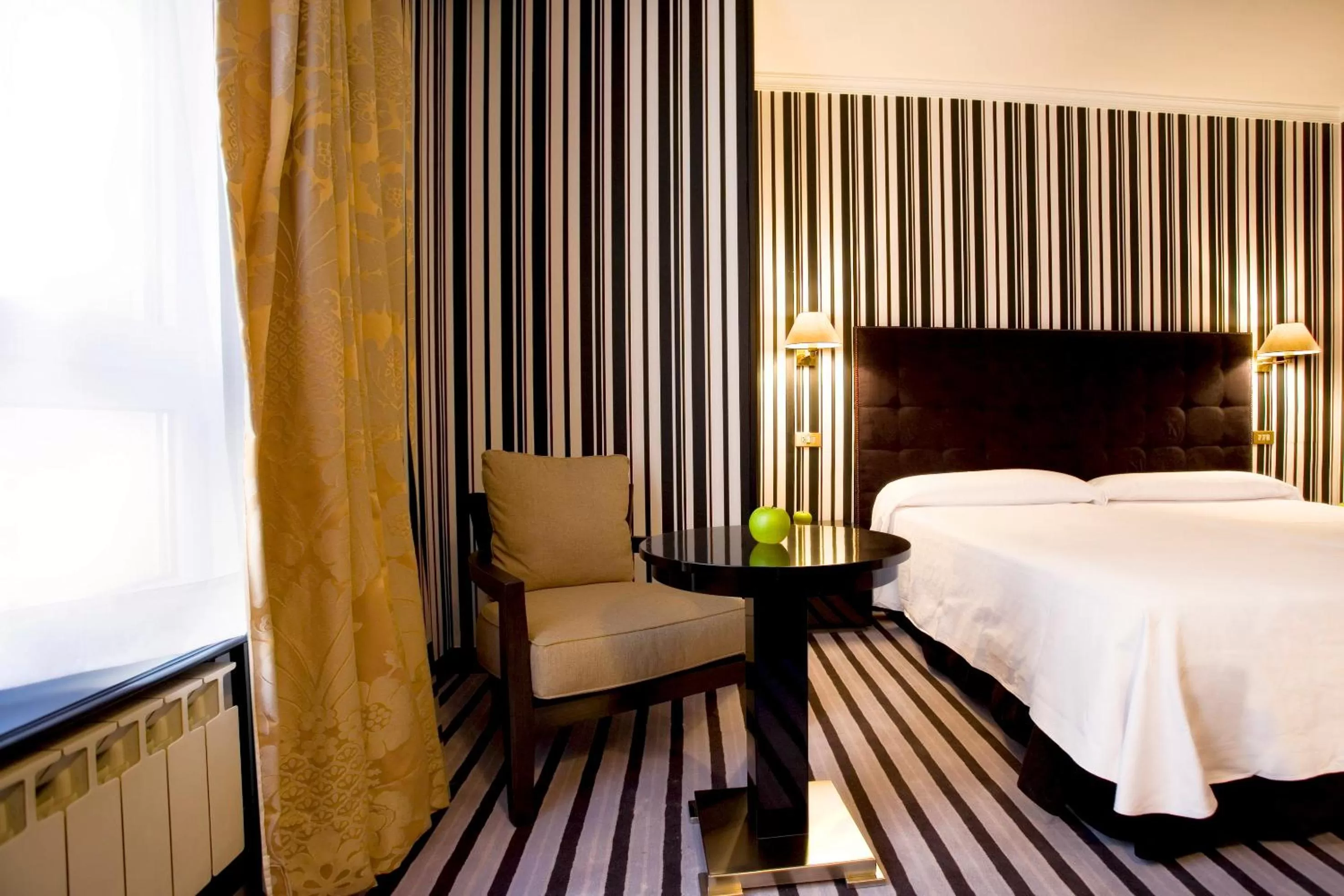 Photo of the whole room, Bed in Hotel Clarin