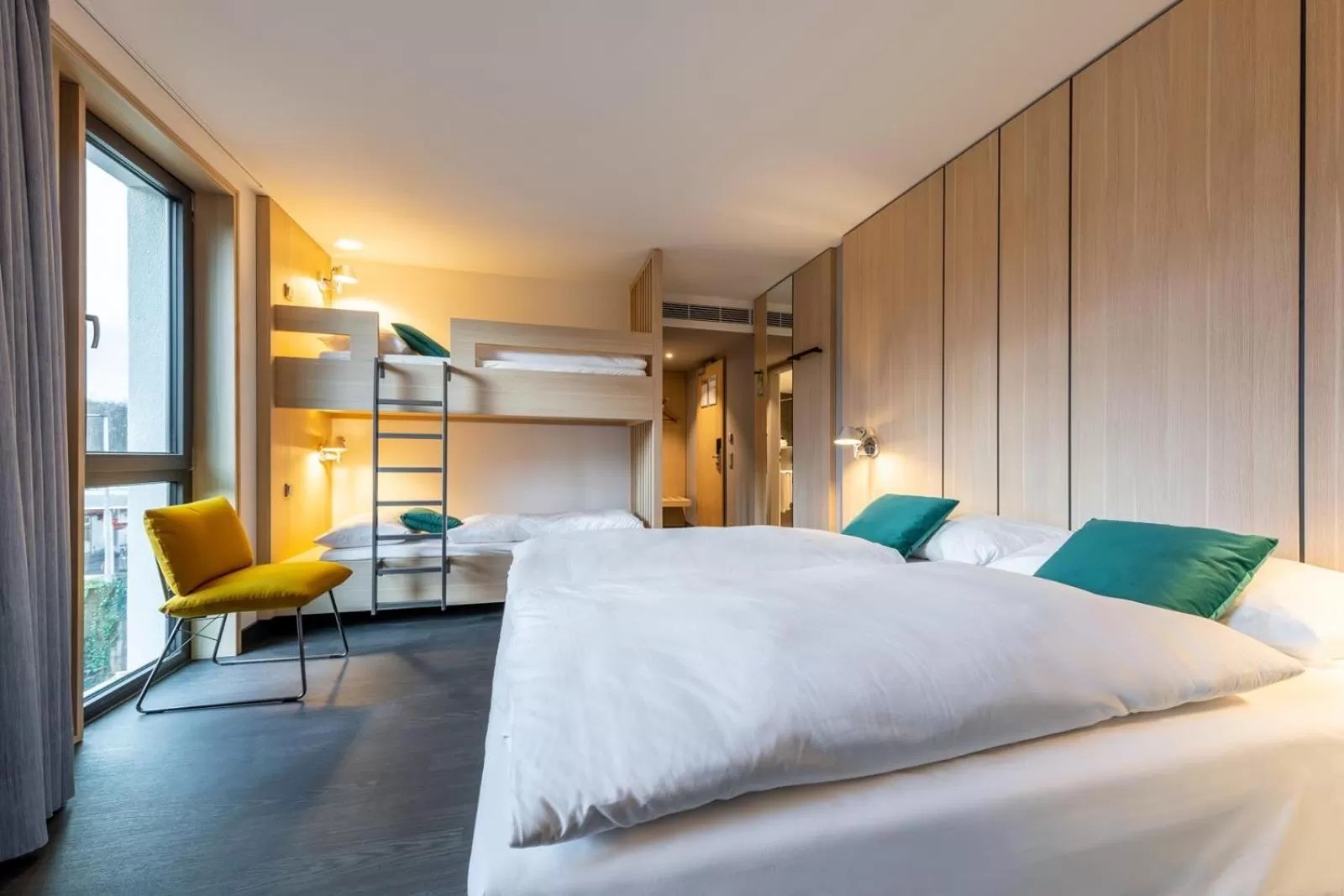 Photo of the whole room, Bed in Serways Hotel Hösel