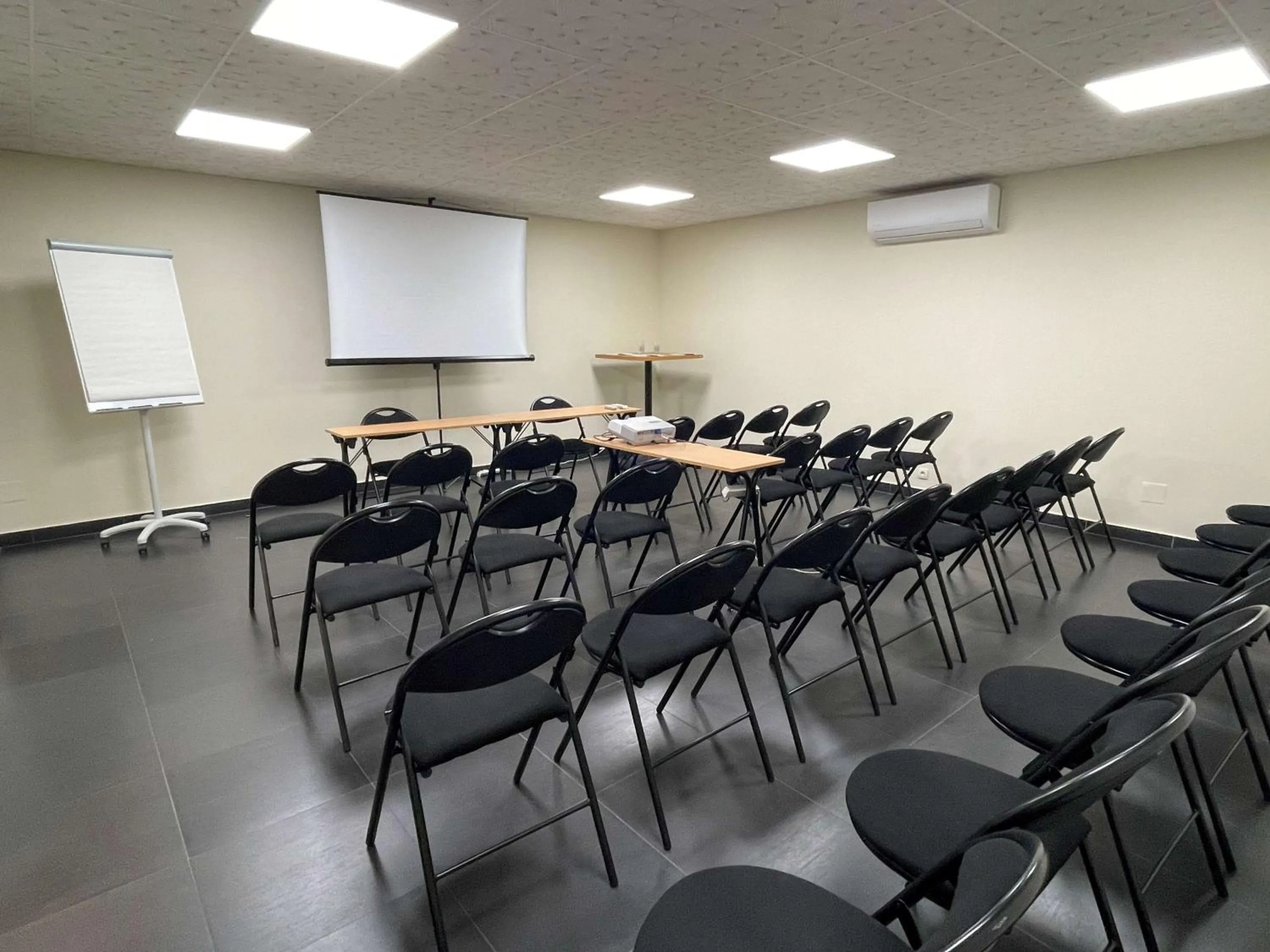 Meeting/conference room in Best Western Plus Hotel Canet-Plage