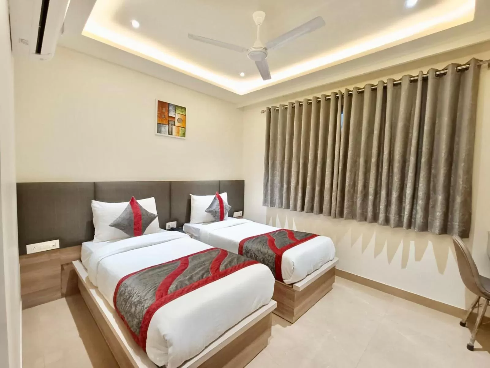 Bed in Hotel Tripple Tree - Near Ganga Ram & BLK Hospital - Karol Bagh