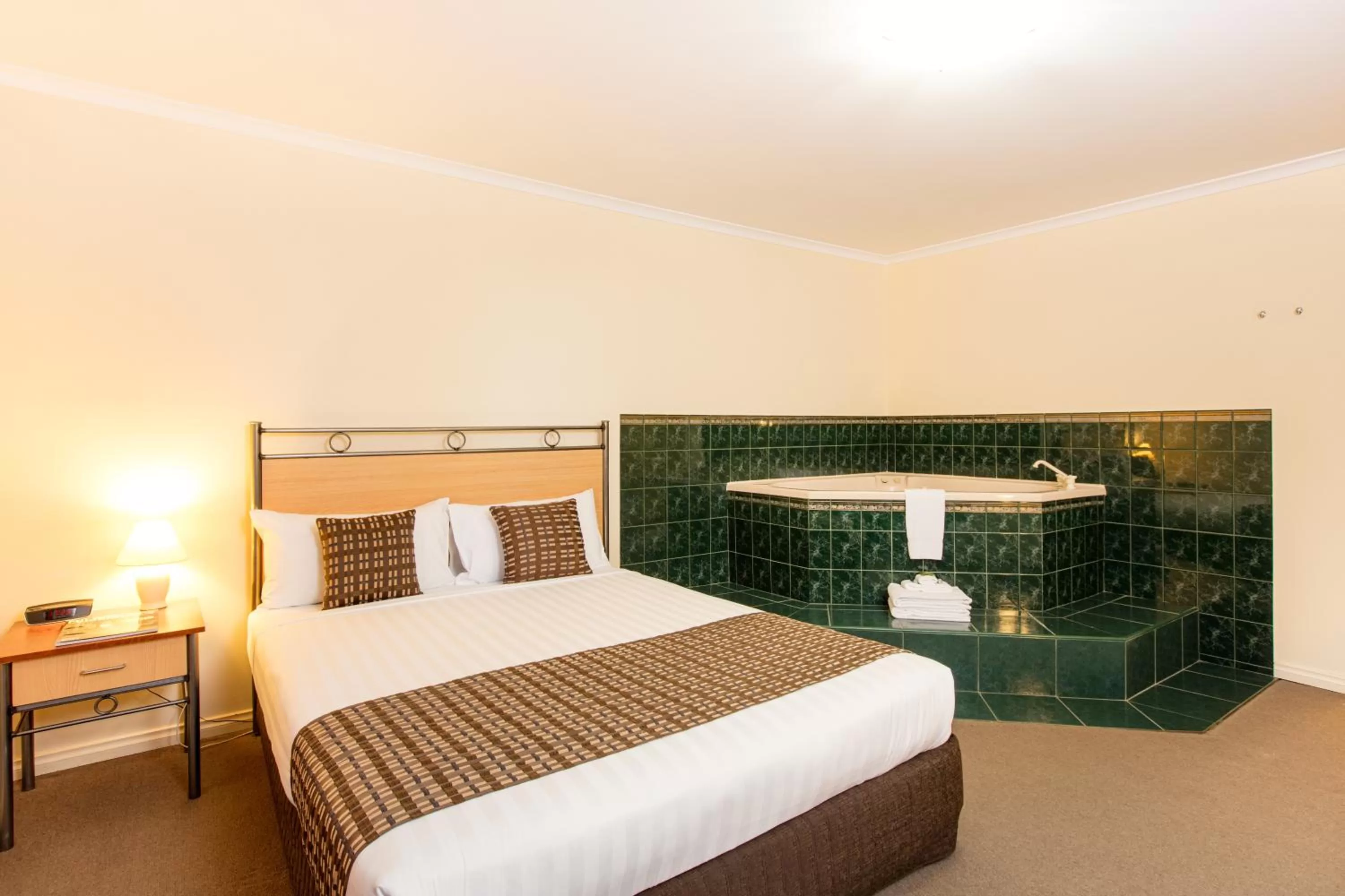 Bed in Mildura Inlander Resort