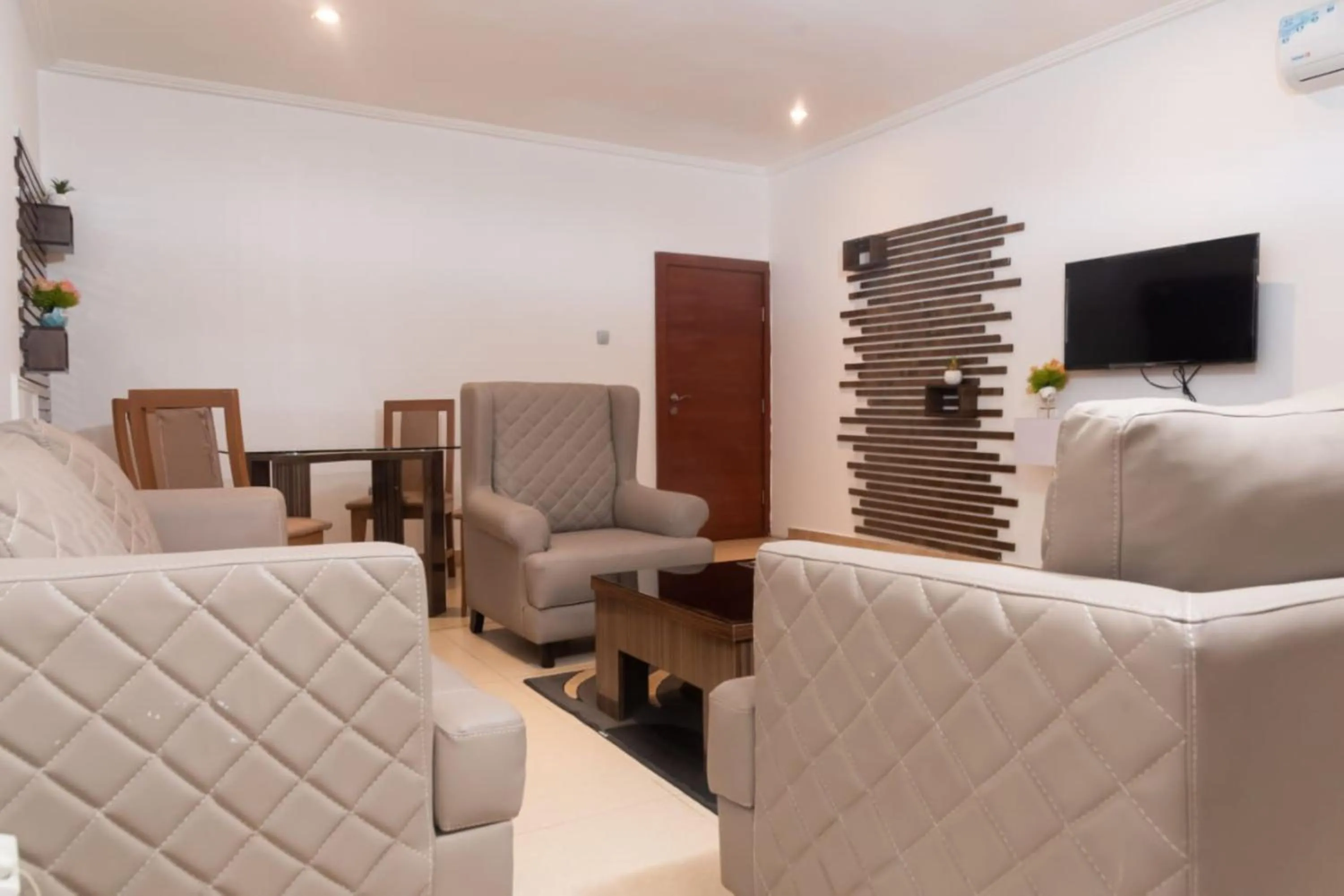 Living room in The Grosvenor Suites Gwarinpa Abuja