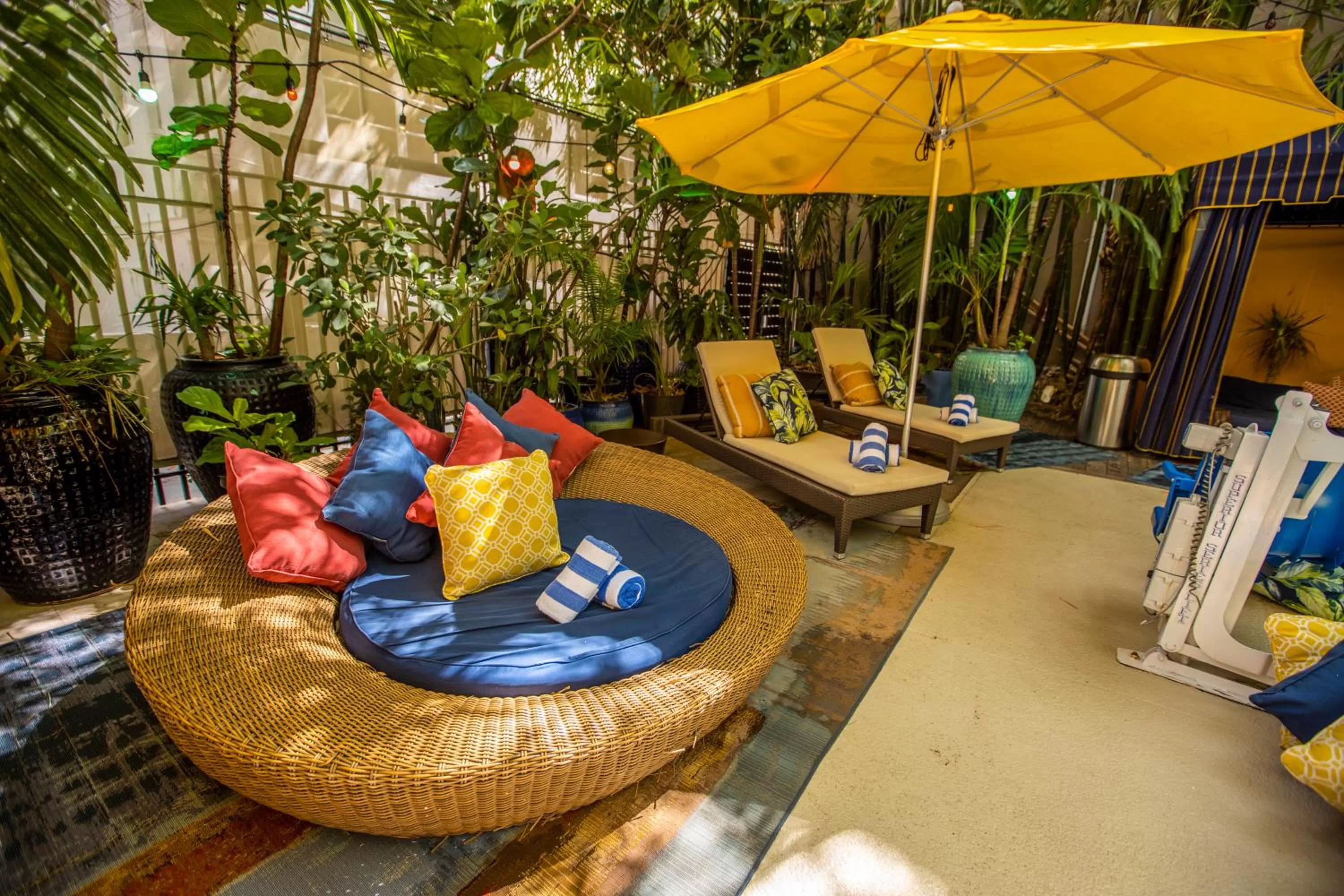 Swimming pool in Riviera Suites