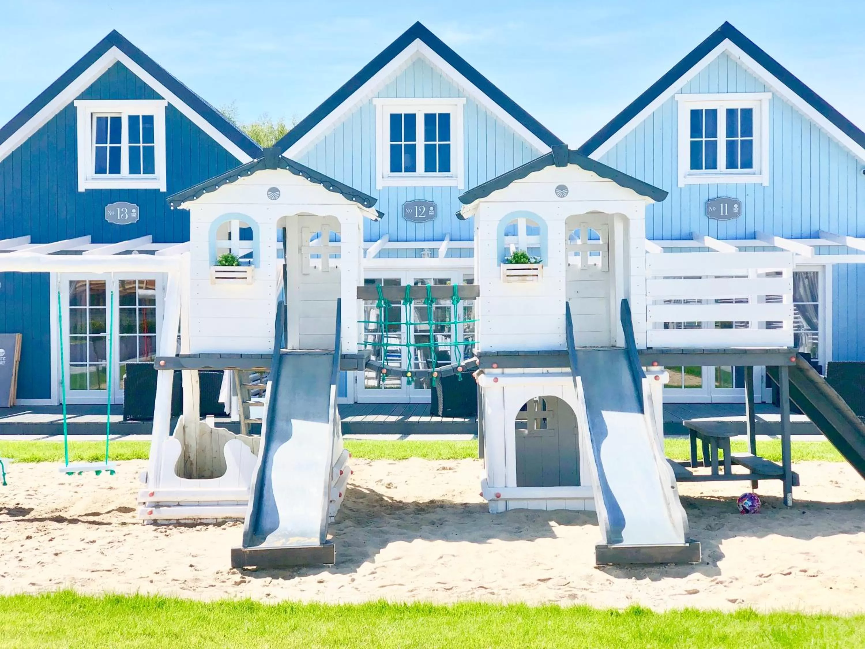 Property Building in Baltic Family - domki całoroczne nad morzem basen kidsclub rowery