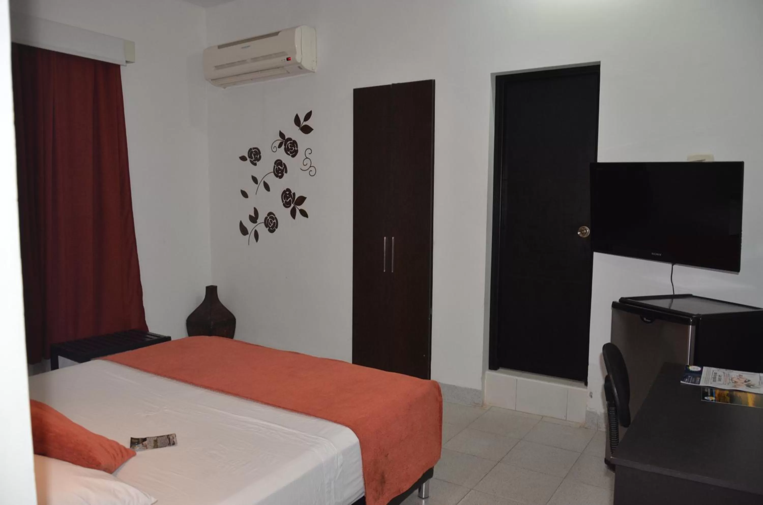 Photo of the whole room, Bed in Park Hotel