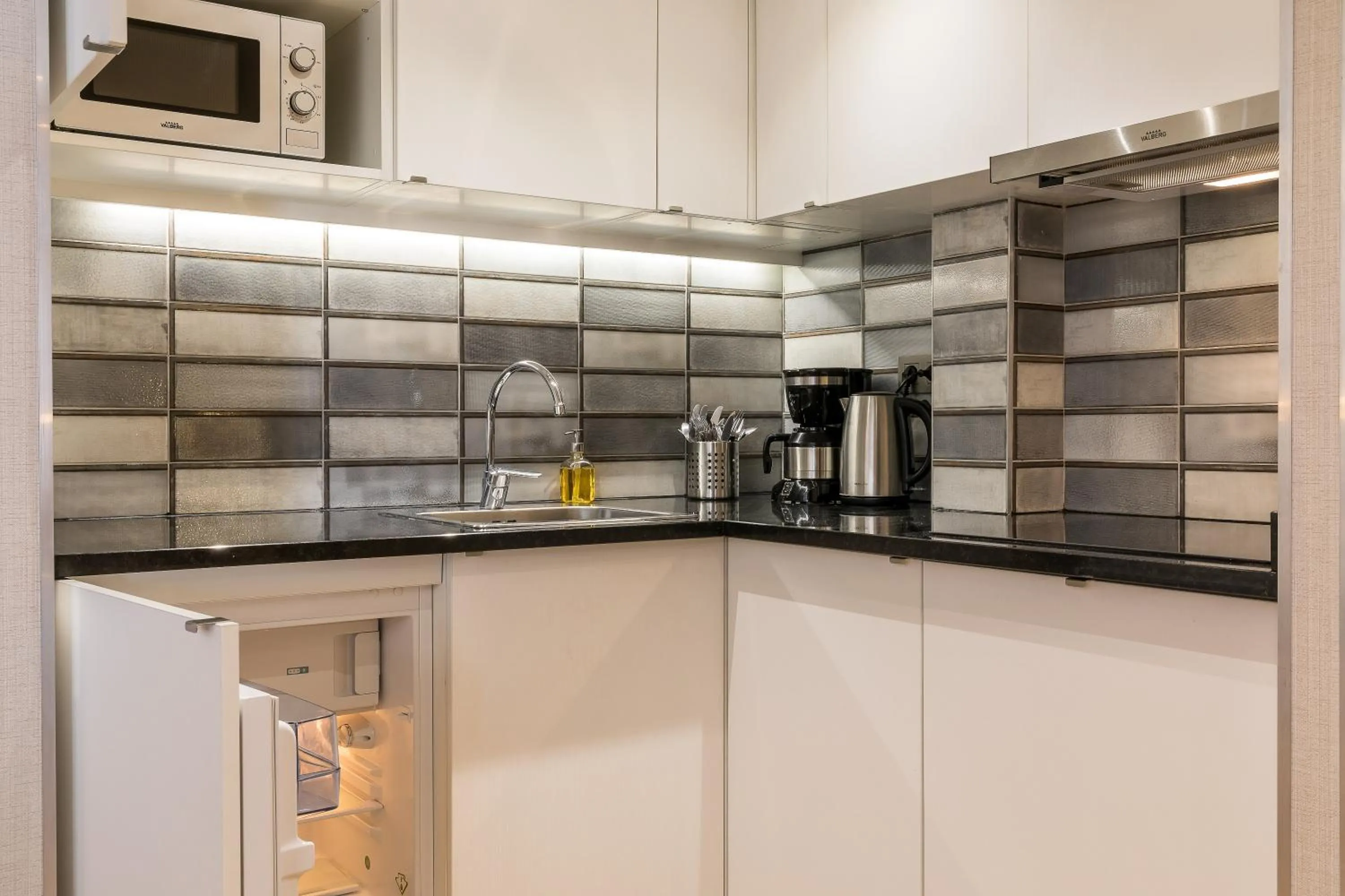 Coffee/tea facilities in CADET Residence