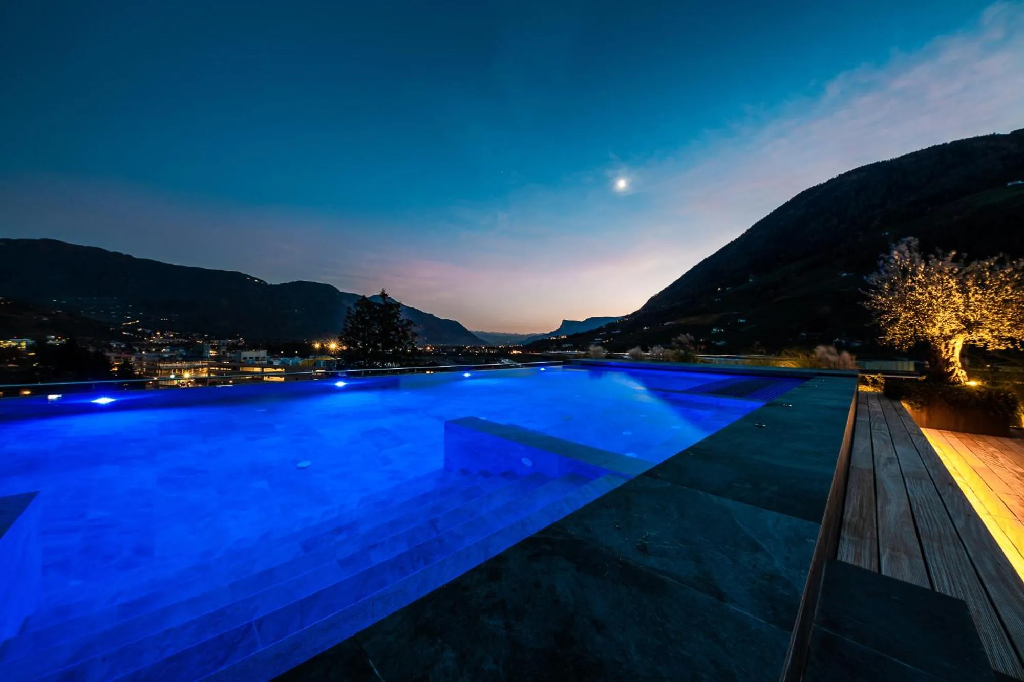 Night, Swimming Pool in Hotel Das Dorner