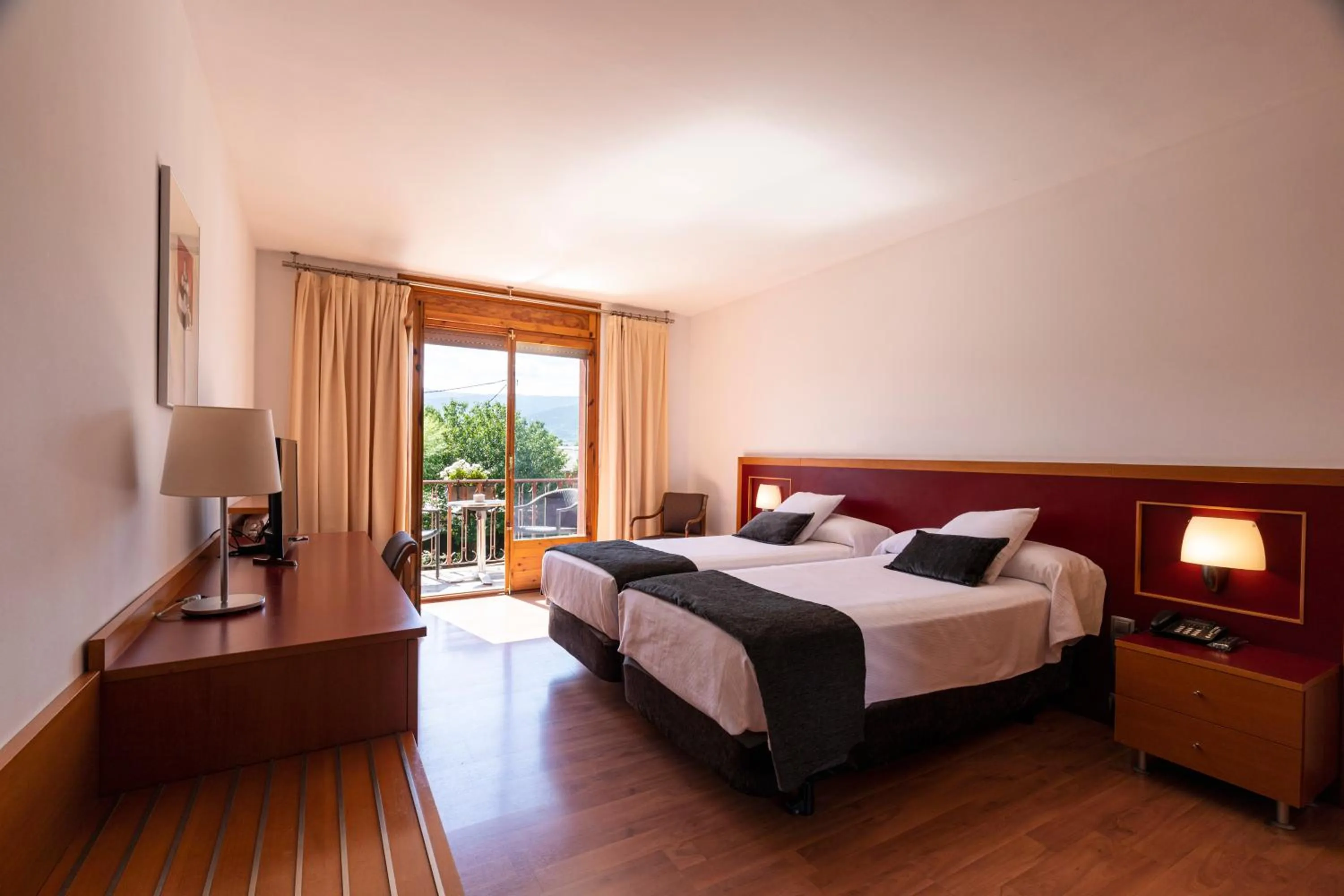 Balcony/Terrace, Bed in Hotel del Prado