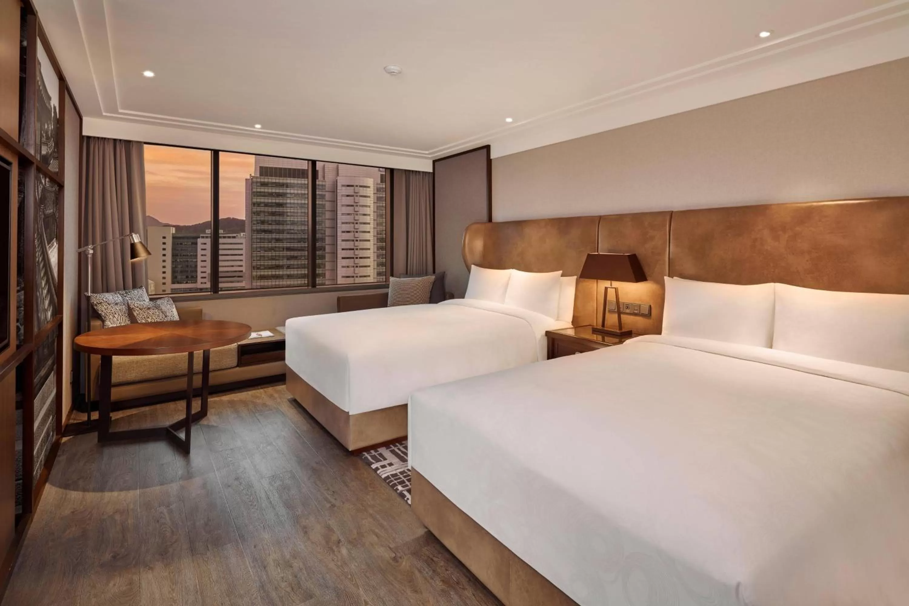 Photo of the whole room, Bed in JW Marriott Hotel Seoul