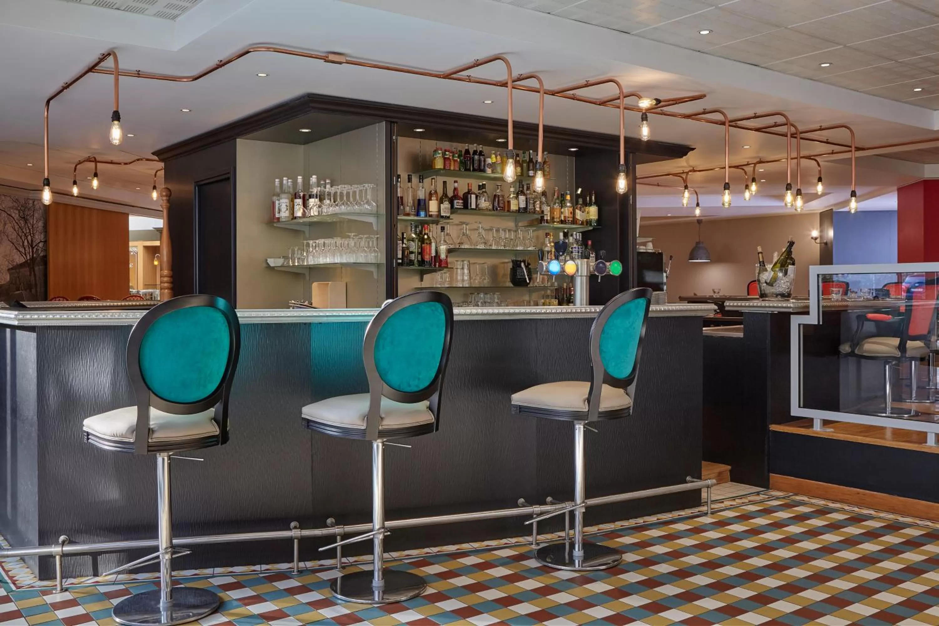 Lounge or bar in Mercure Paris Roissy CDG