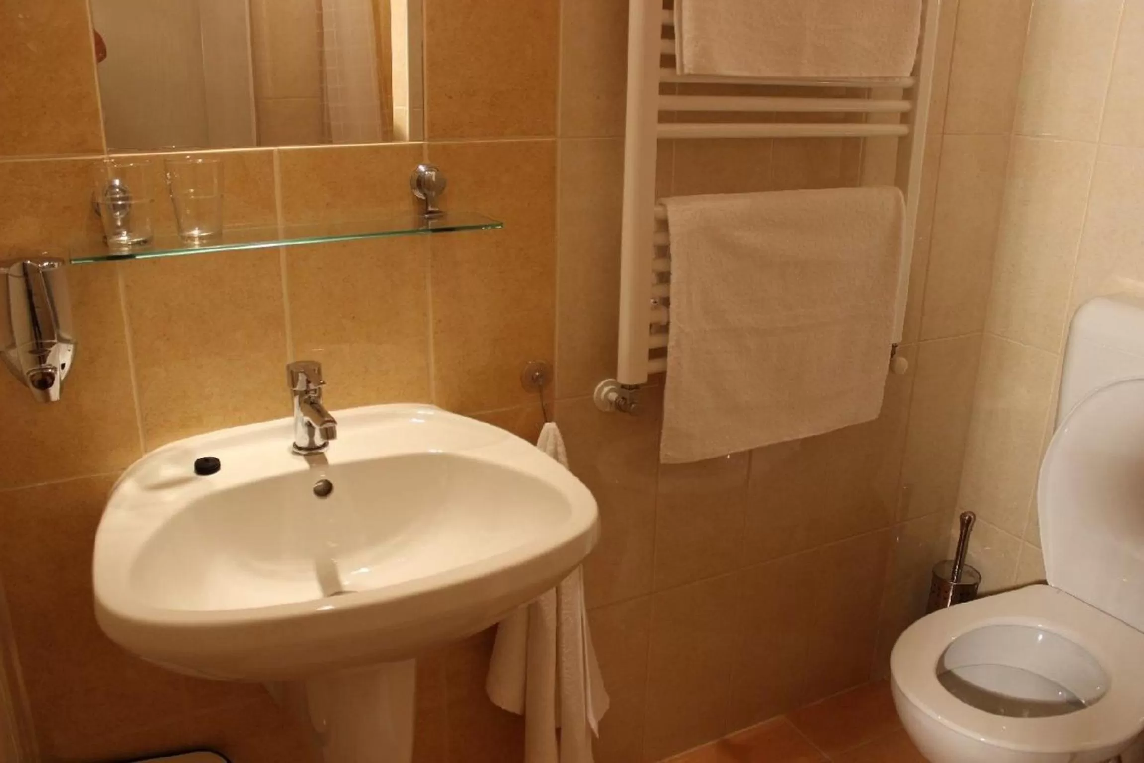 Bathroom in Alice Vendégház