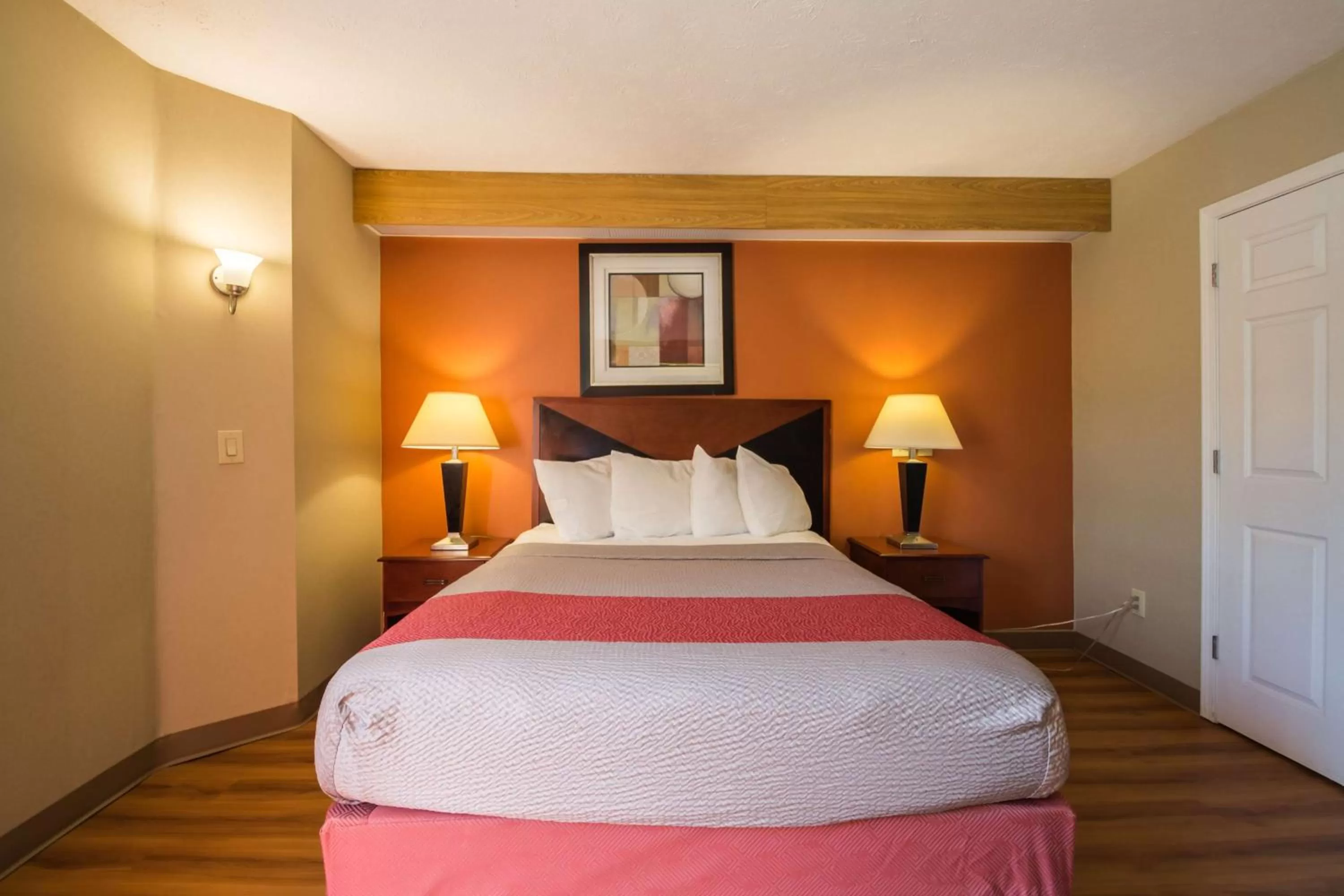 Photo of the whole room, Bed in Motel 6-Indianapolis, IN - Airport