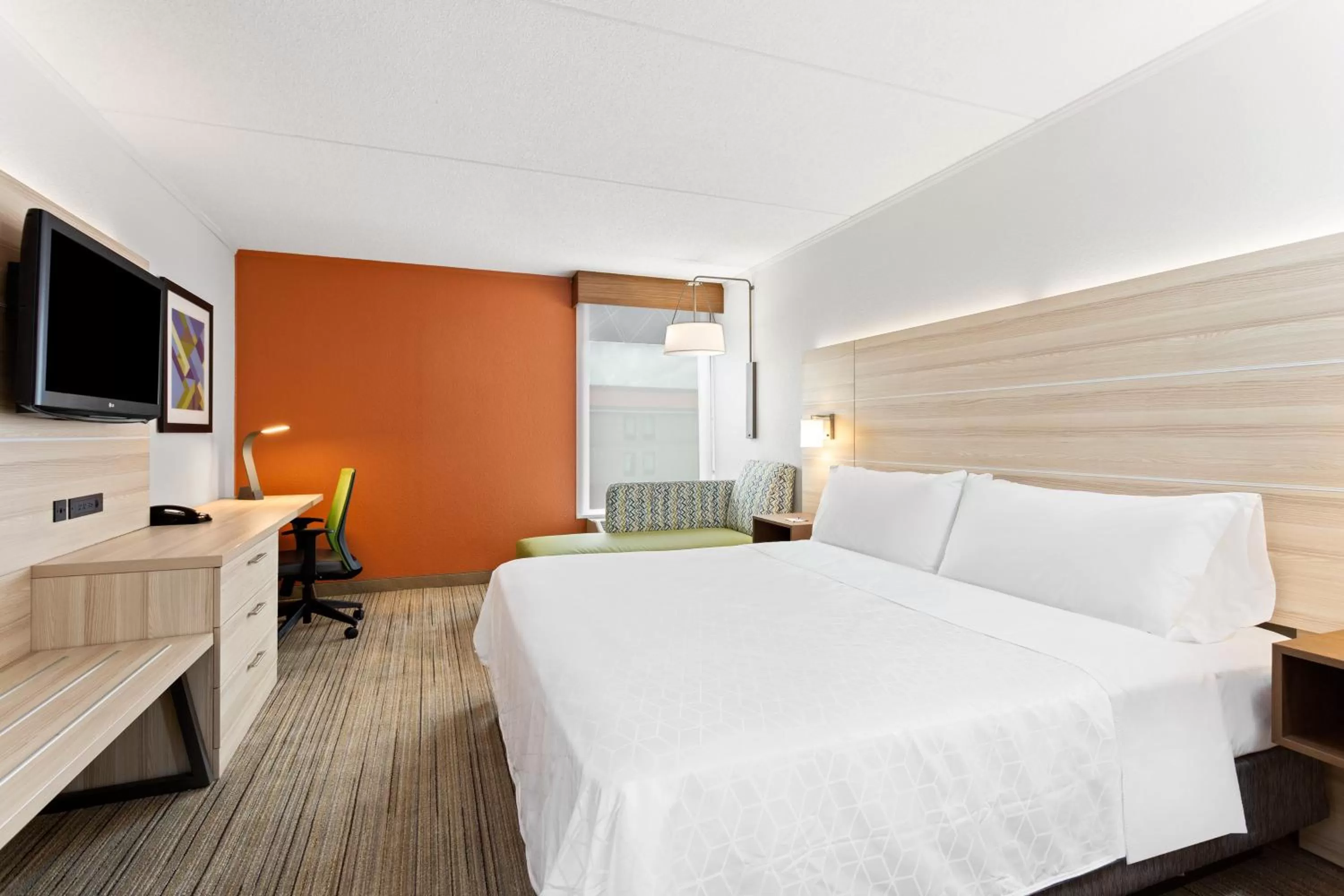 Photo of the whole room, Bed in Holiday Inn Express Hopewell - Fort Lee by IHG