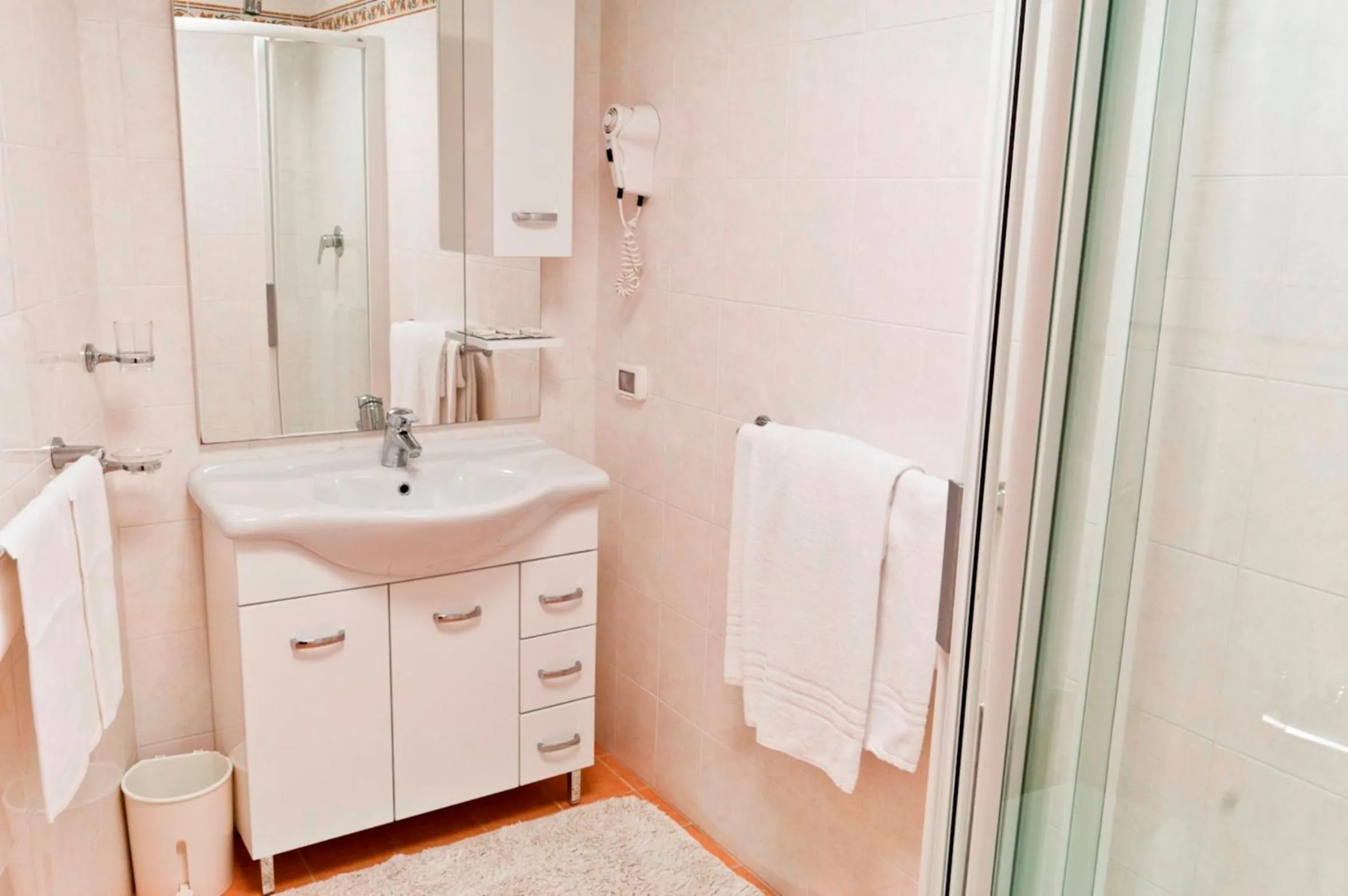 Bathroom in Hotel Priscilla