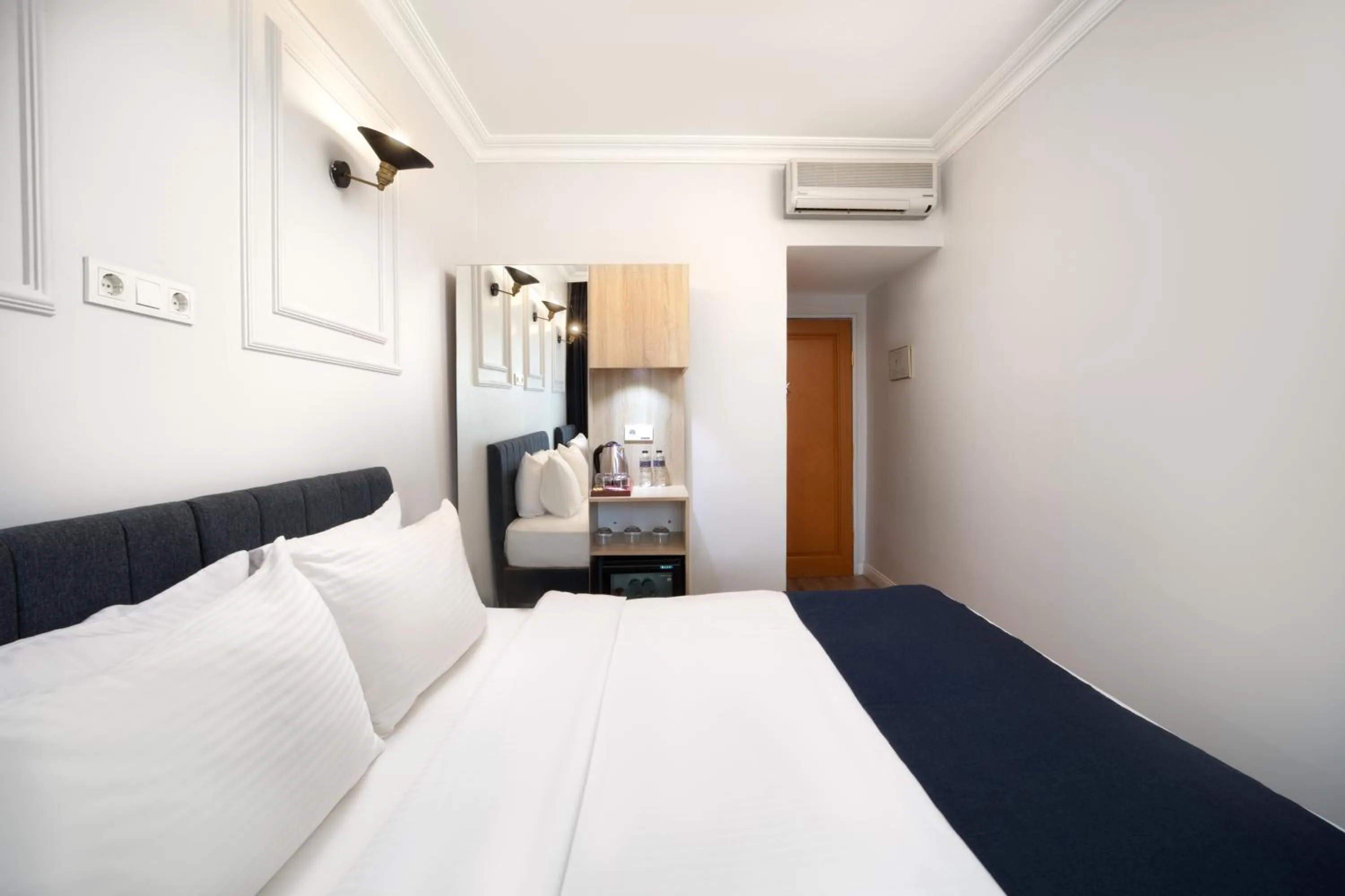 Bed in Elan Hotel Istanbul Pera