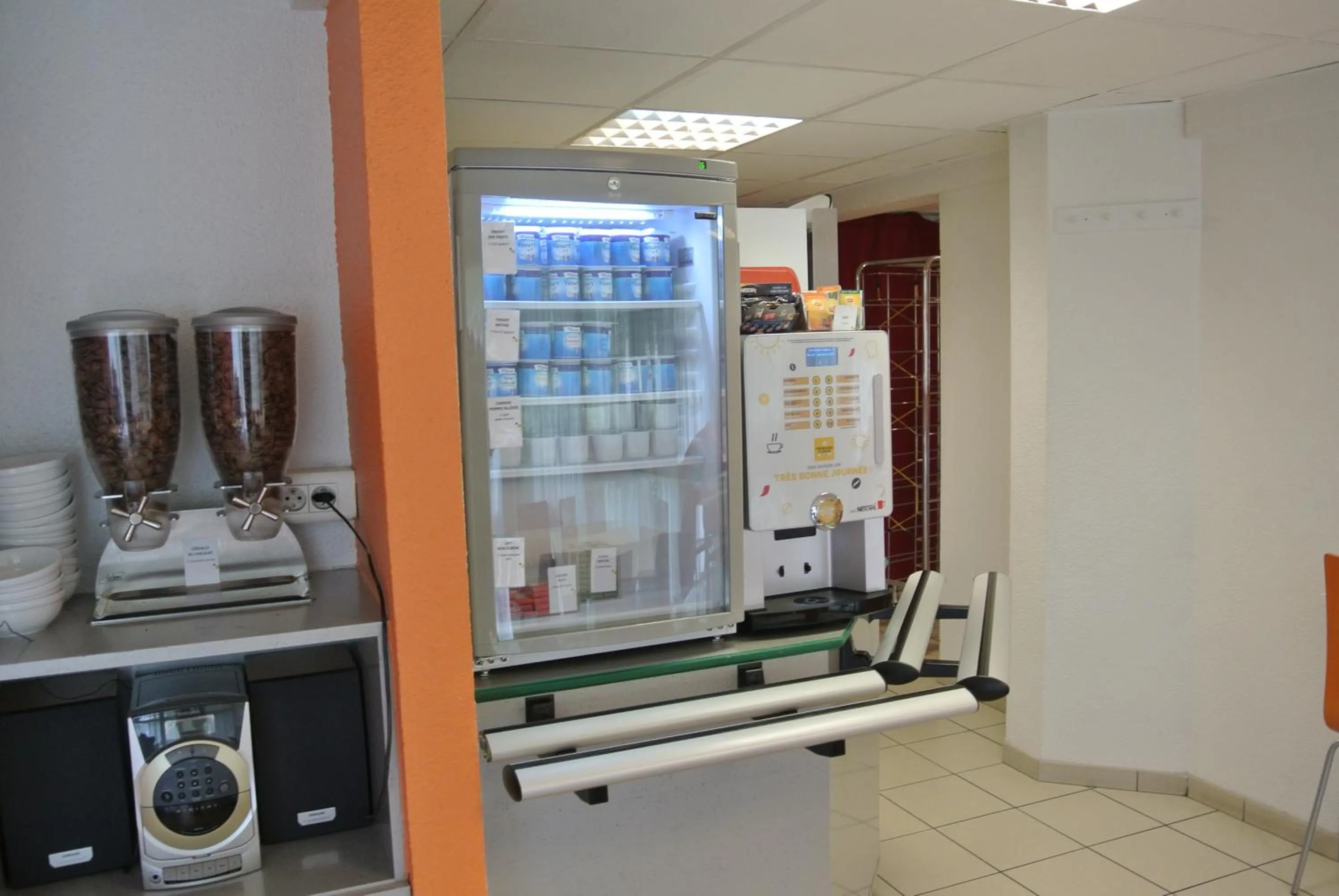 Food and drinks in Premiere Classe Lyon Sud - Chasse Sur Rhône