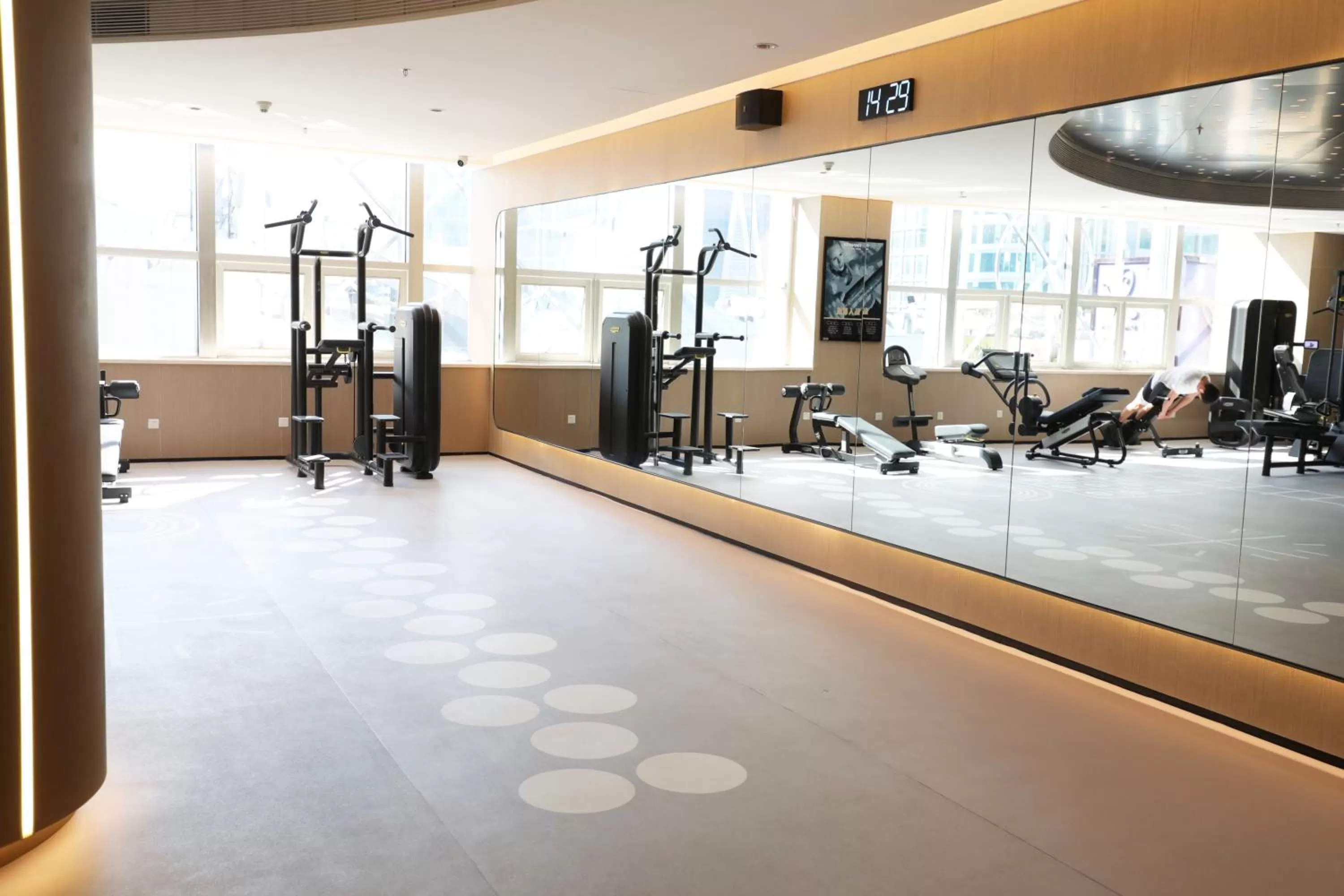 Fitness centre/facilities in Crowne Plaza Shenzhen Futian, Near to Shenzhen Convention&Exhibition Centre, Shenzhen Stock Exchange and Shenzhen Civic Center, Outdoor Heated Pool