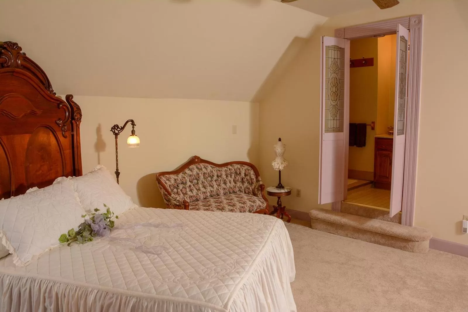 Bedroom, Bed in The Towers Bed & Breakfast