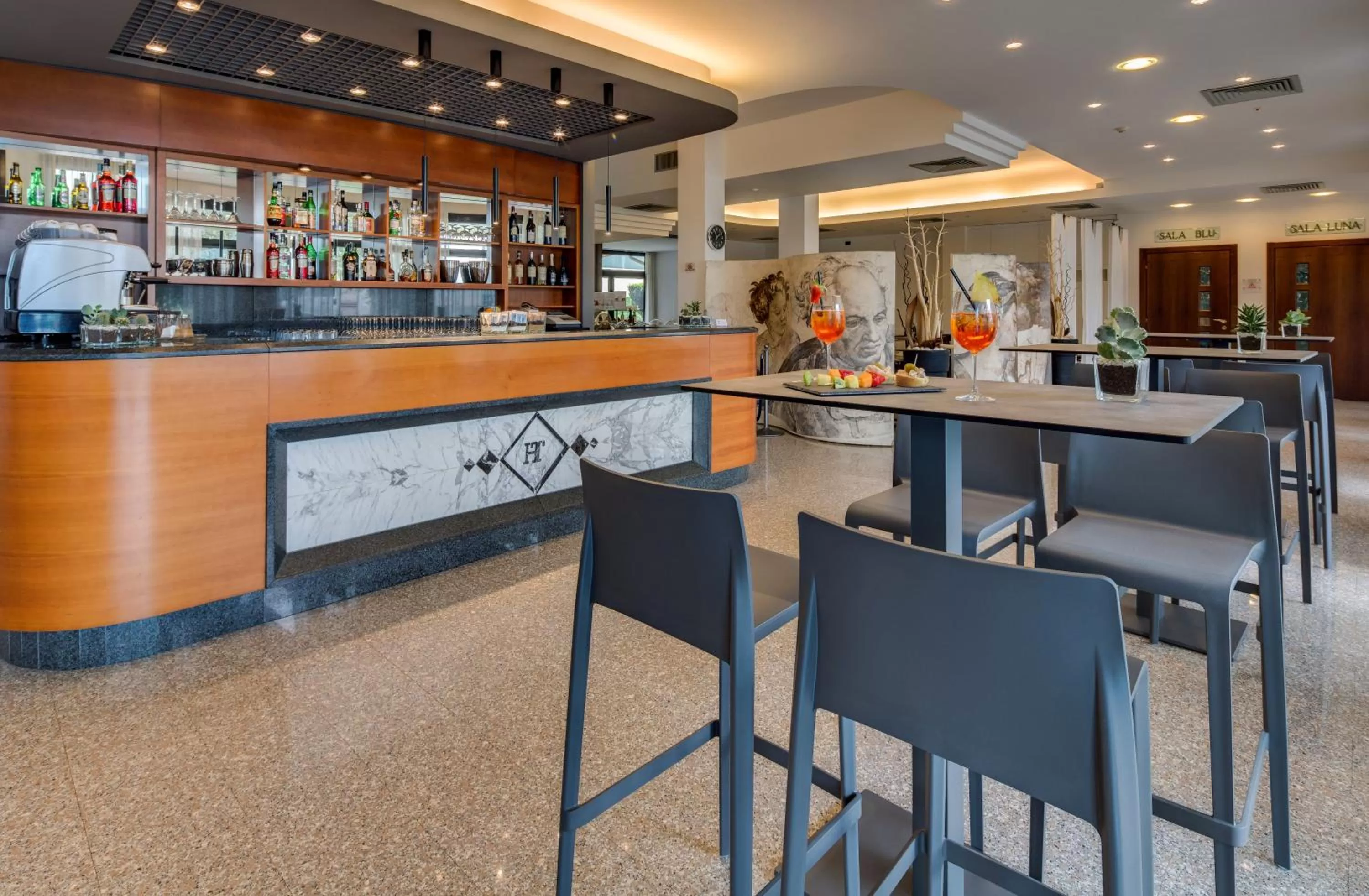 Lounge or bar in Best Western Hotel Turismo
