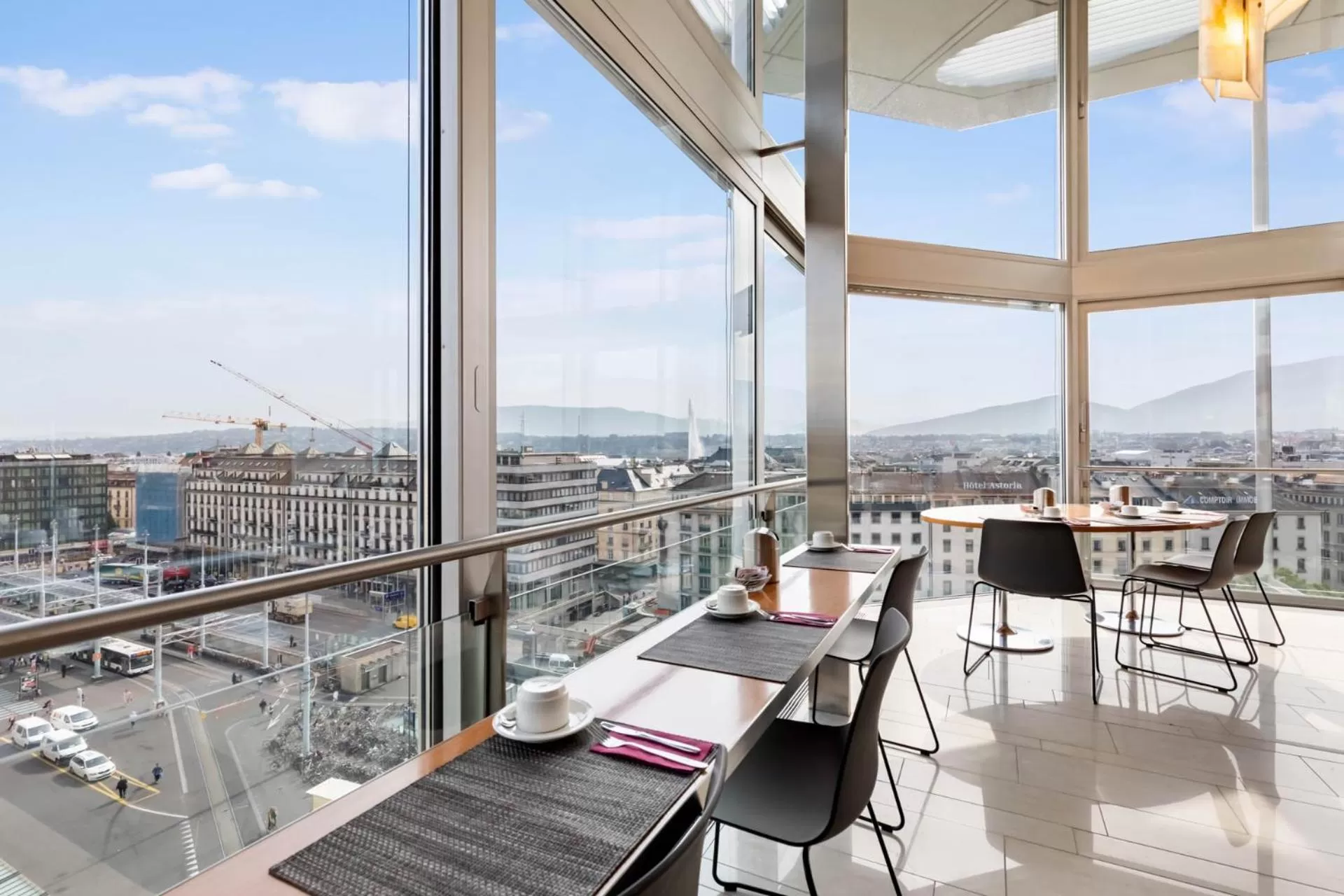 Restaurant/places to eat in Hotel Cornavin