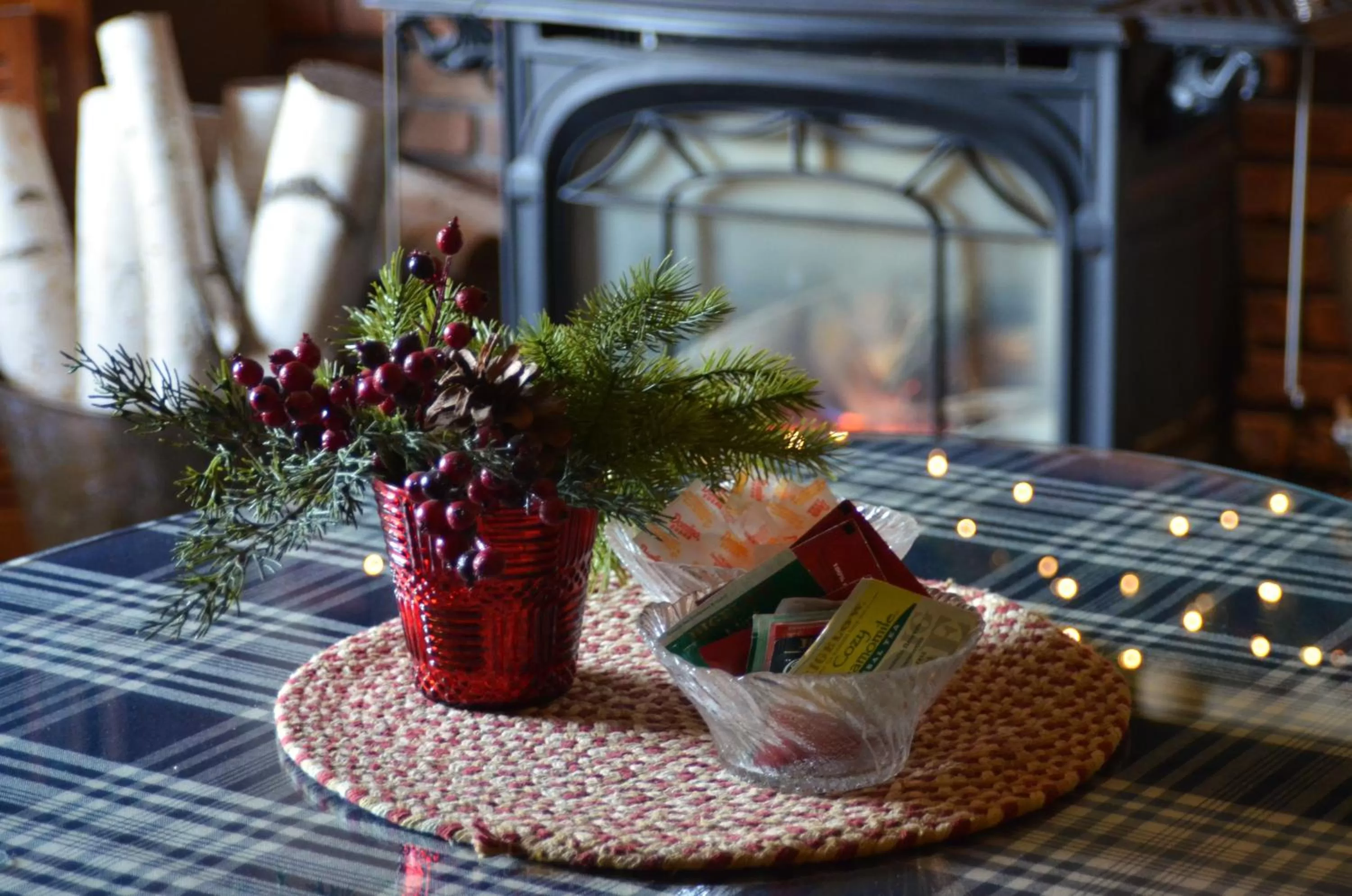 Communal lounge/ TV room in Greenbrier Inn Killington