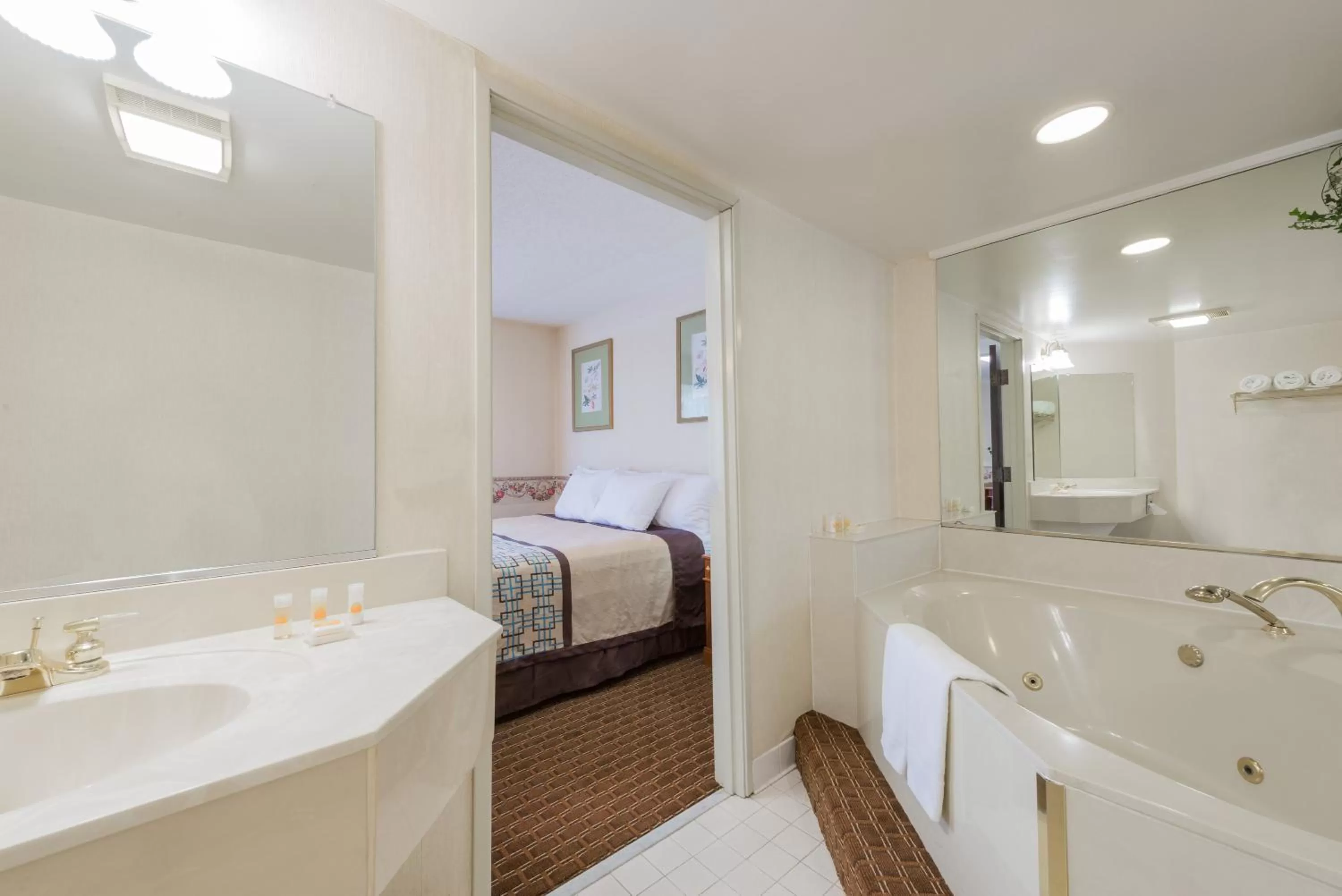 King Studio, Suite, Non-Smoking in Days Inn by Wyndham Yadkinville