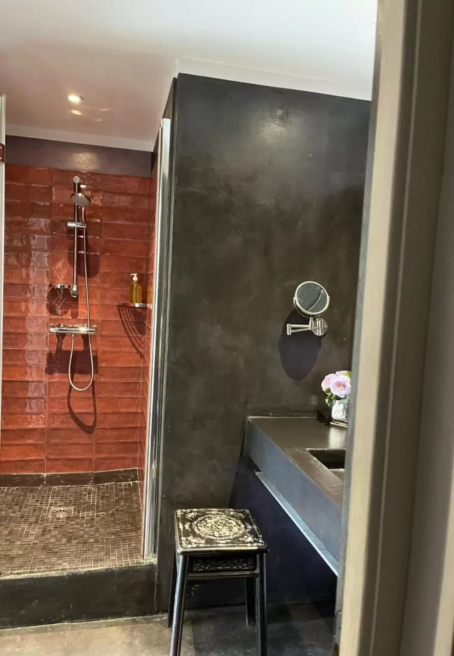 Bathroom in LA MAISON DE JUSTINE