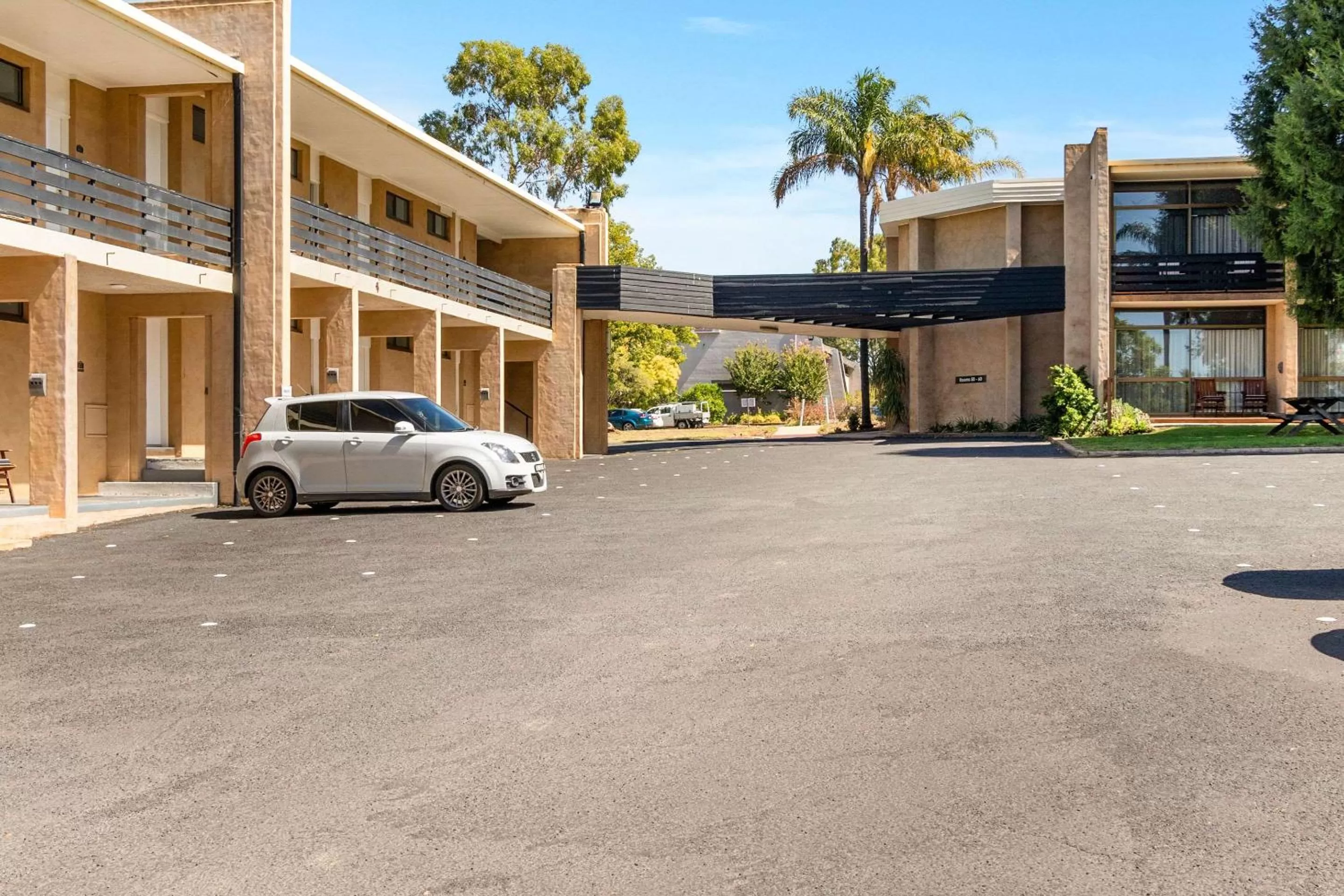 Property building in Quality Inn Dubbo International