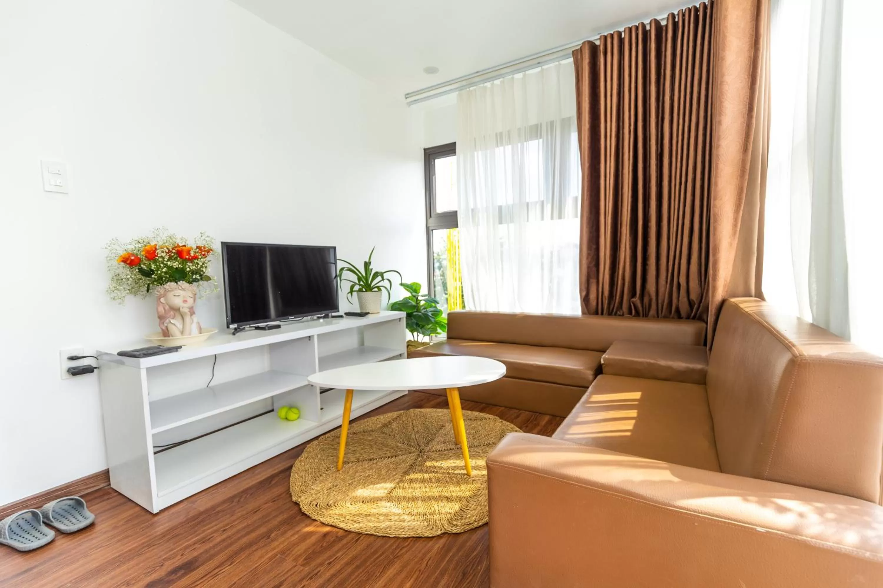 TV and multimedia in Ngàn Phố Studio & Love Hotel