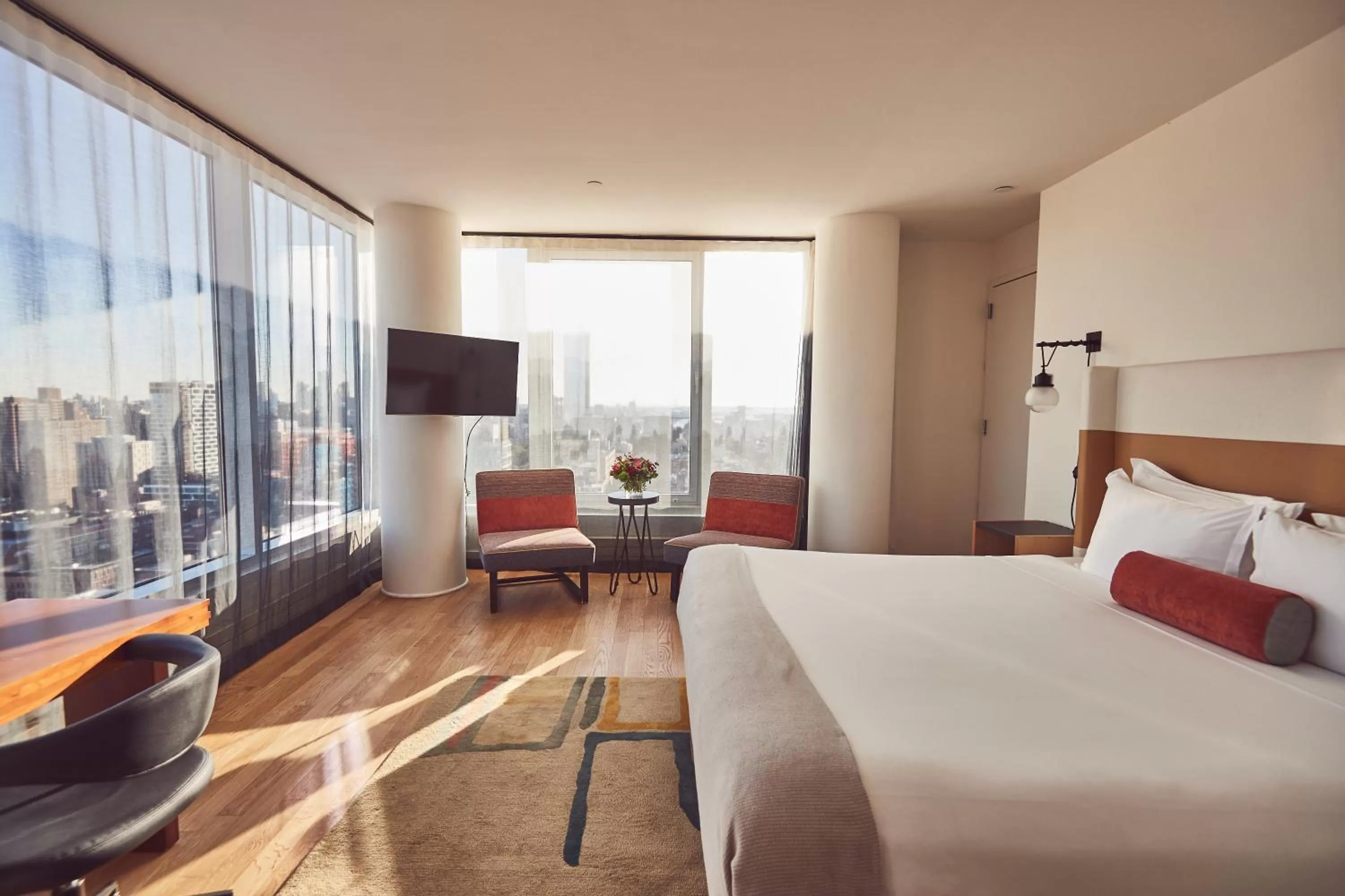 Photo of the whole room, Bed in Hotel Indigo Lower East Side New York by IHG