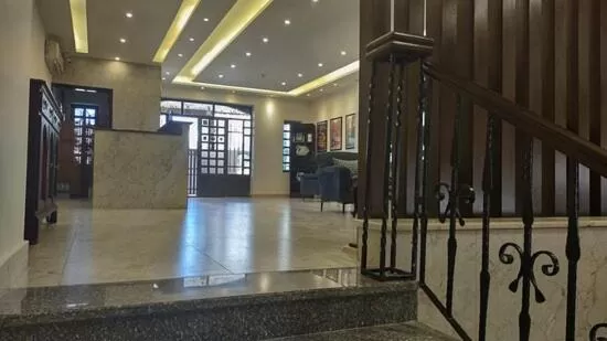 Black Iris Hotel