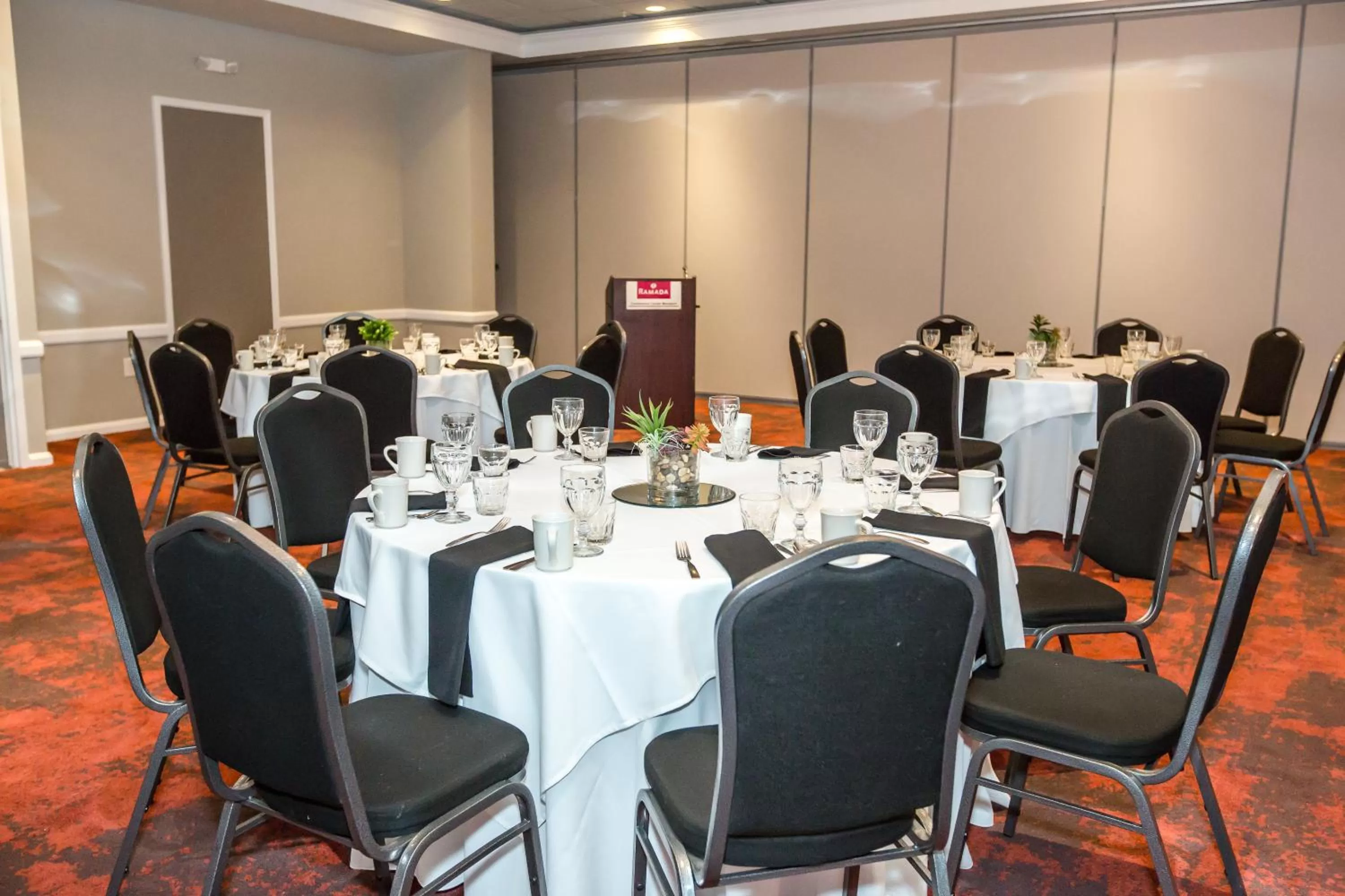 Banquet/Function facilities in Ramada by Wyndham Jacksonville Hotel & Conference Center