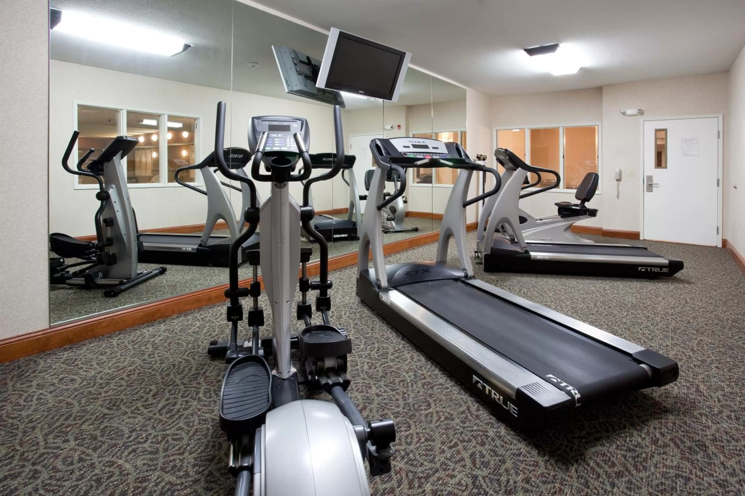Fitness centre/facilities in Holiday Inn Express Hotel & Suites Fort Collins by IHG