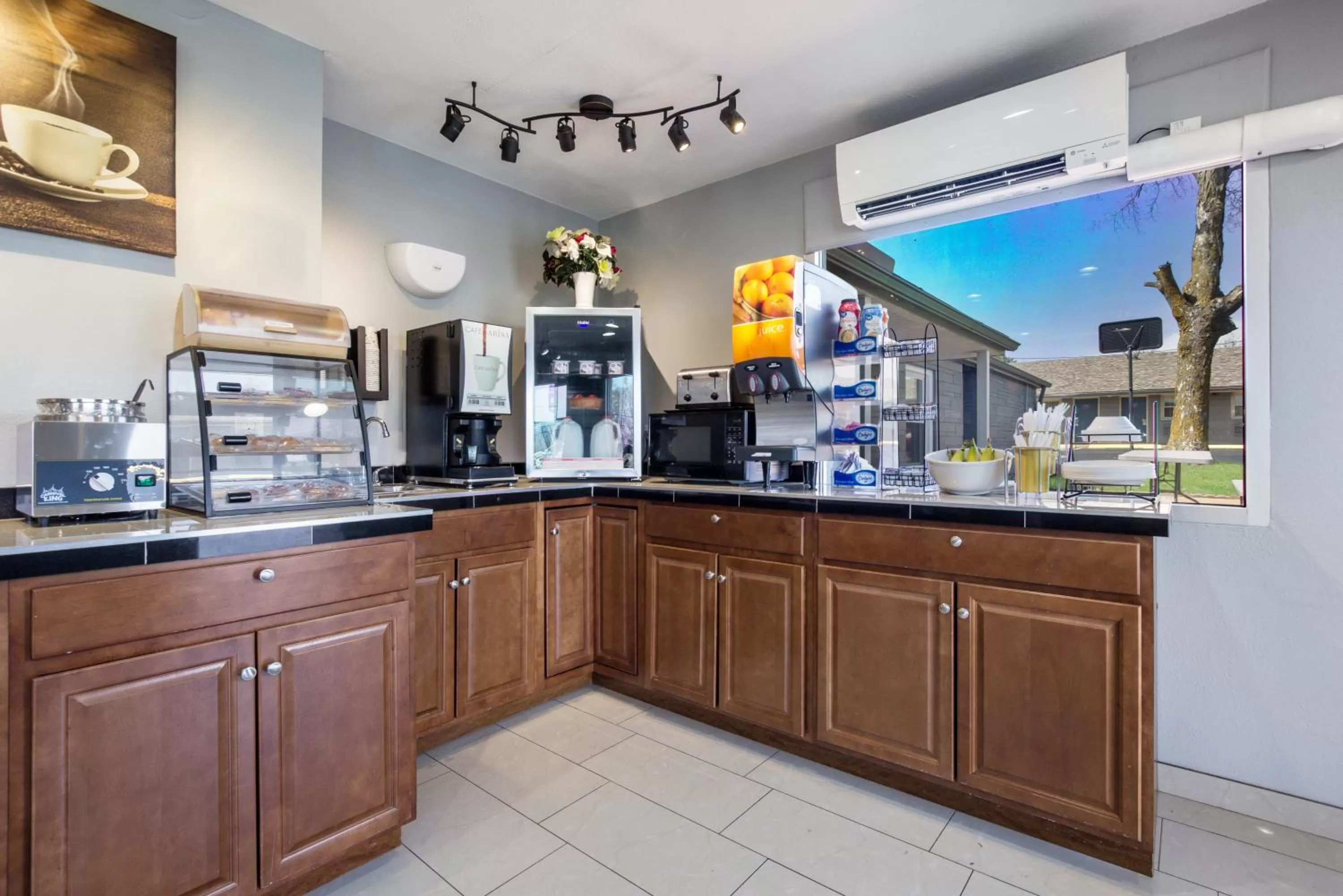 Knights Inn and Suites Salem