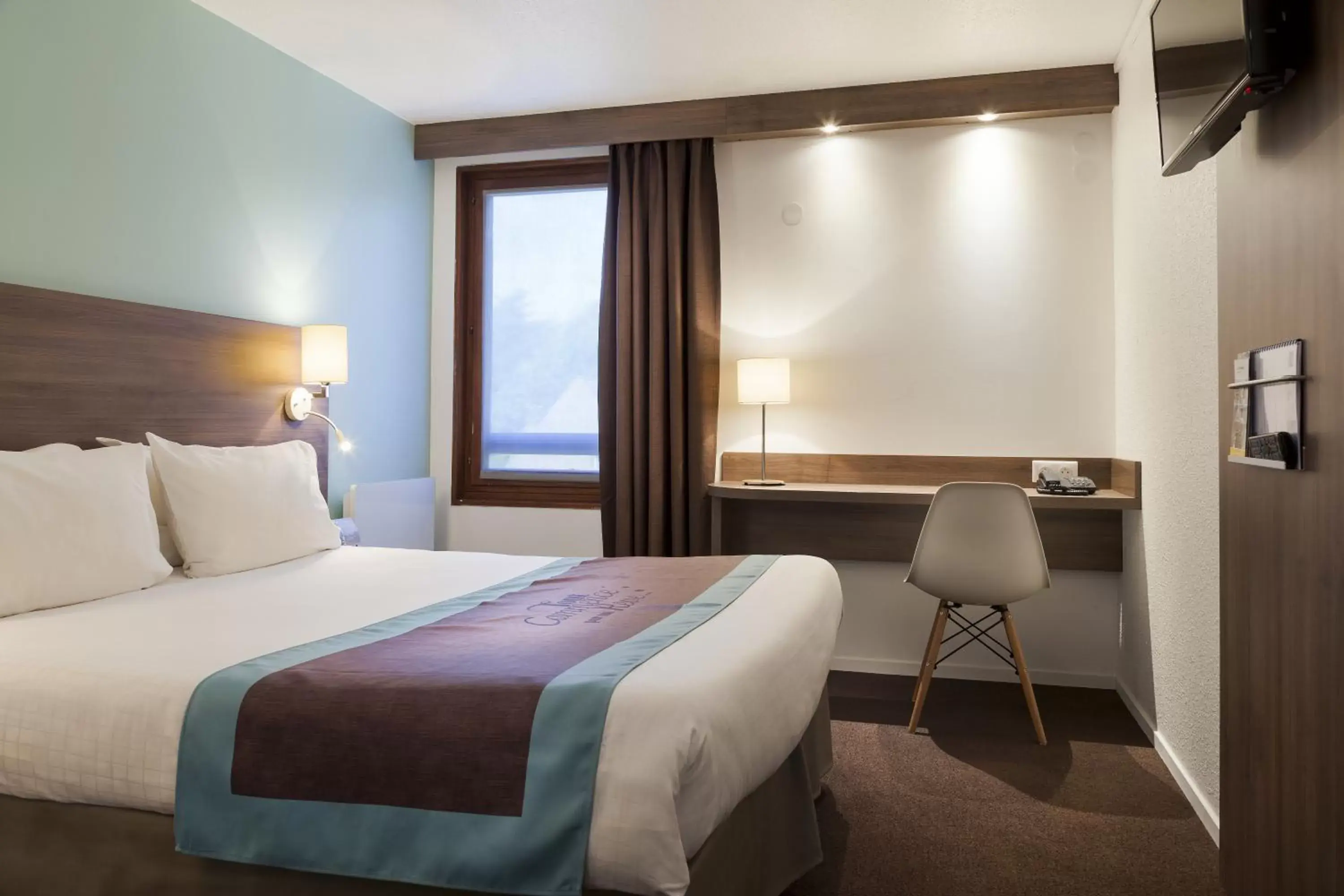 1 Double Bed 1 Single Bed in Kyriad Lille - Mons en Baroeul 1 Double Bed 1 Single Bed in Kyriad Lille - Mons en Baroeul