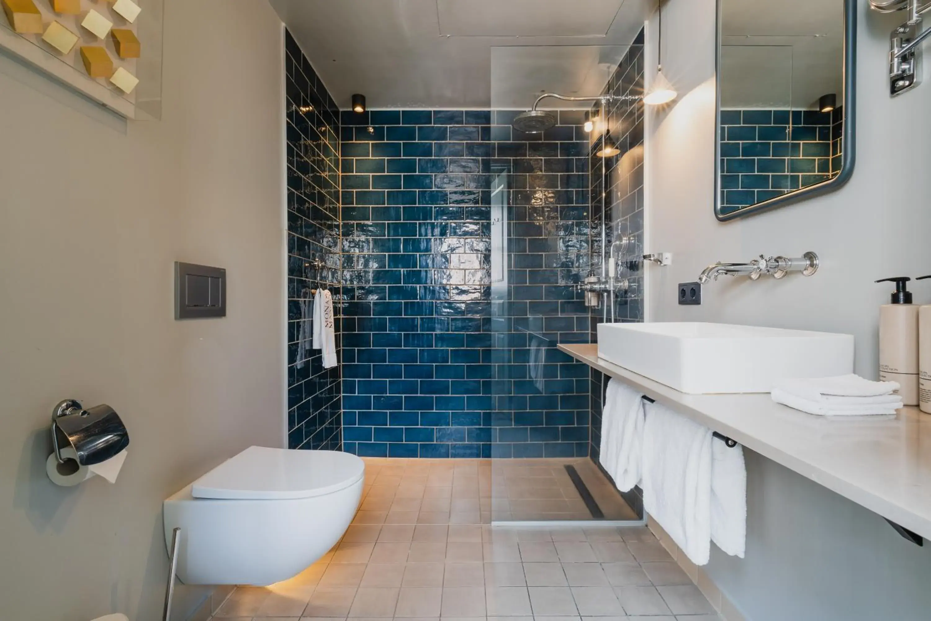 Quadruple Room with Bathroom in Hotel Monastère Maastricht Quadruple Room with Bathroom in Hotel Monastère Maastricht