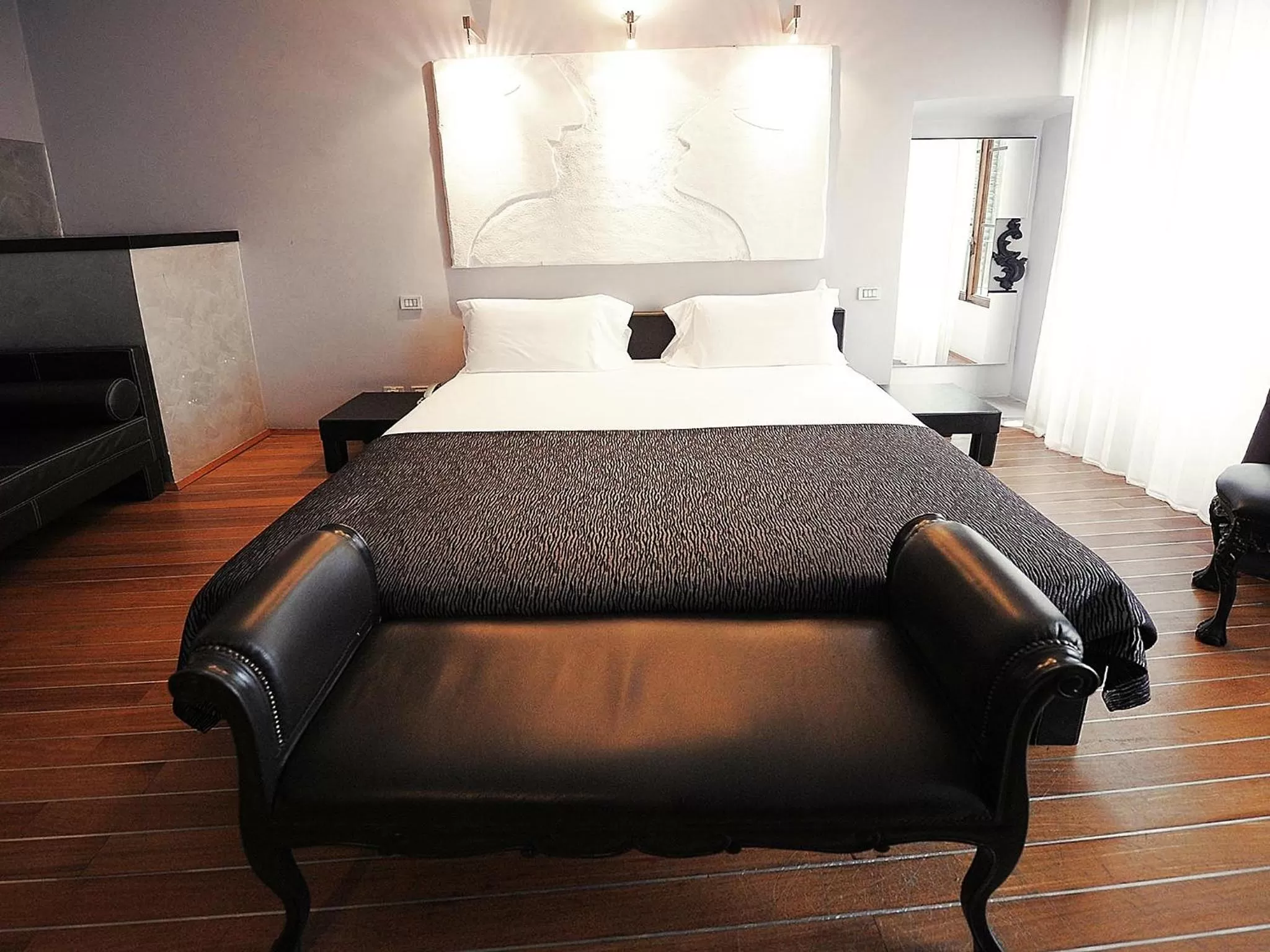 Photo of the whole room, Bed in Borghese Palace Art Hotel