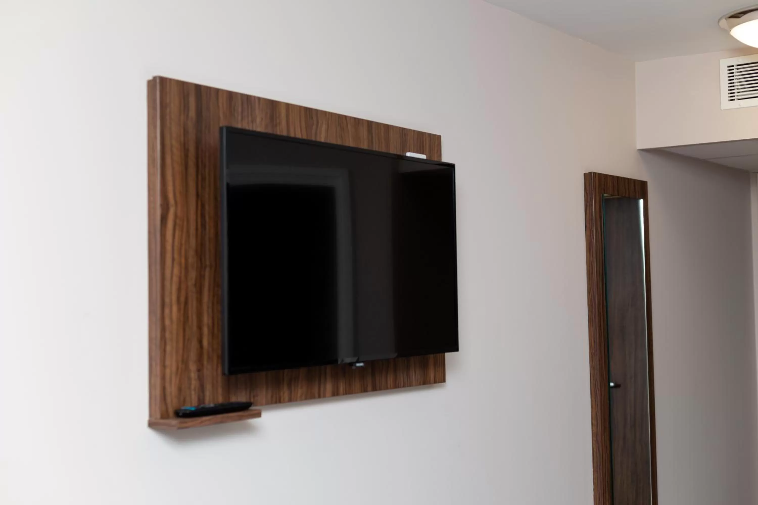 TV and multimedia in Sweet Chestnut, Dunfermline by Marston's Inns