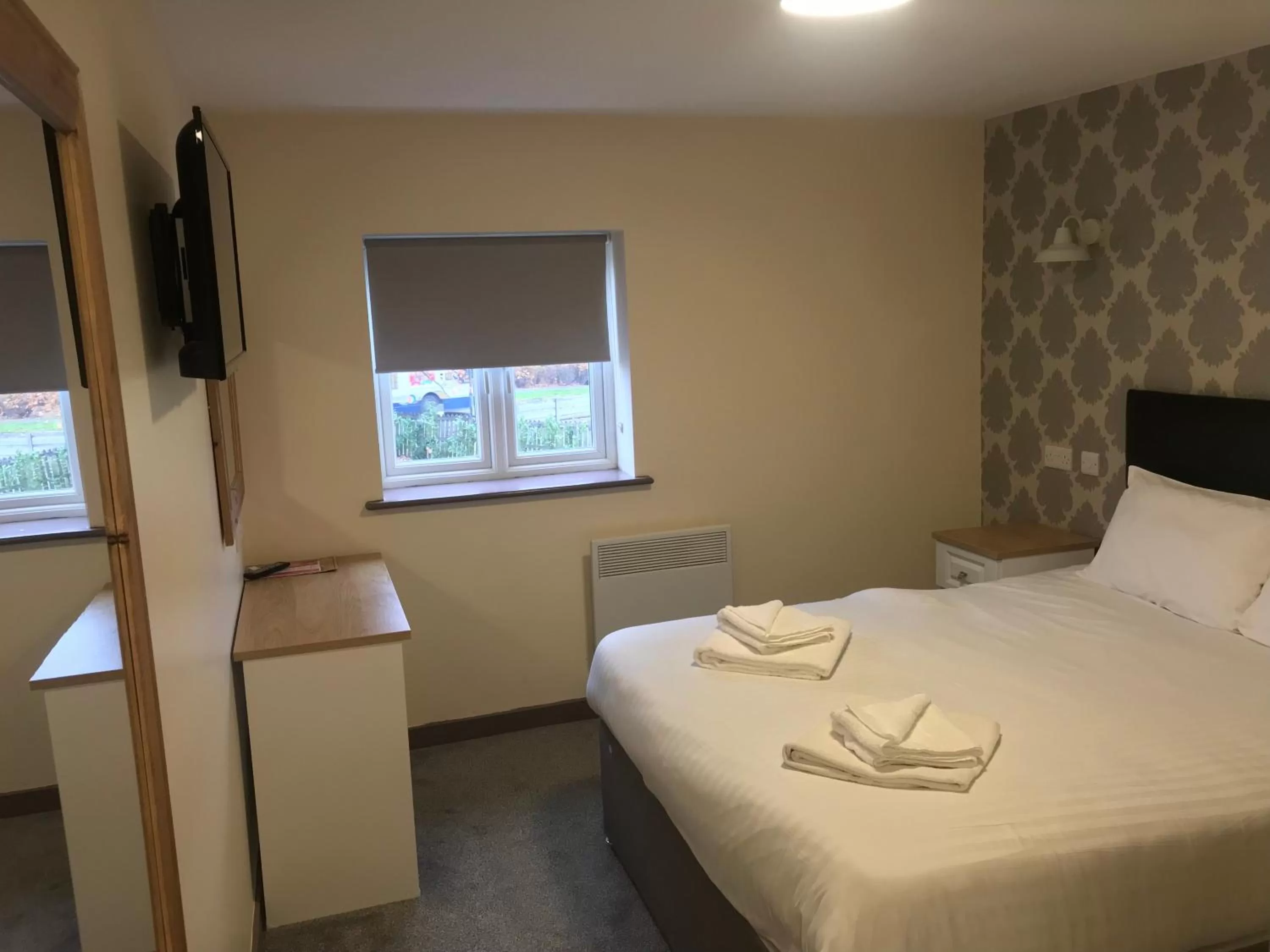 Deluxe King Room in Alcester Inn