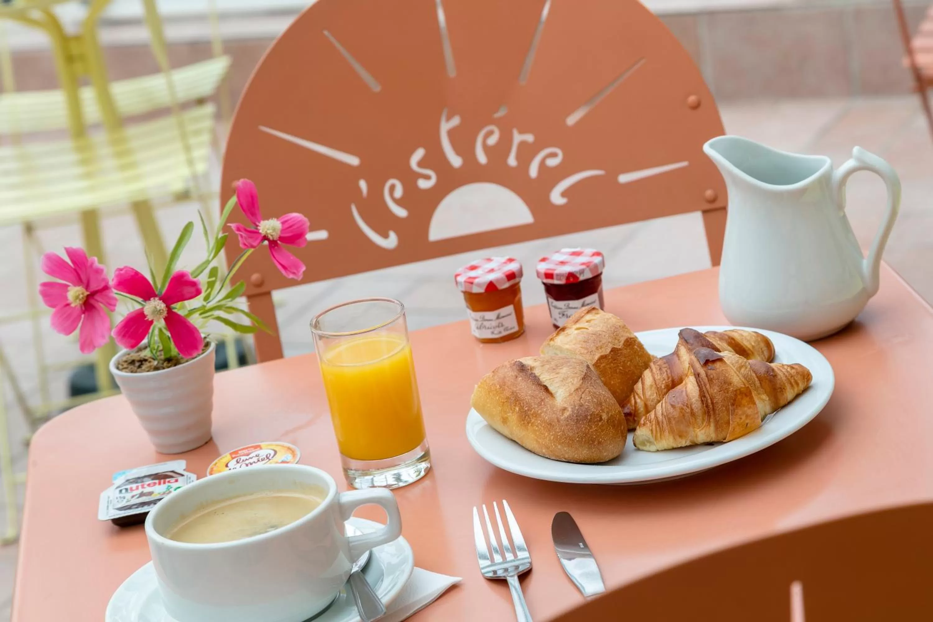 Buffet breakfast in L'Esterel